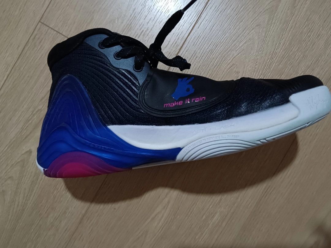 安踏kt6,非常帅.