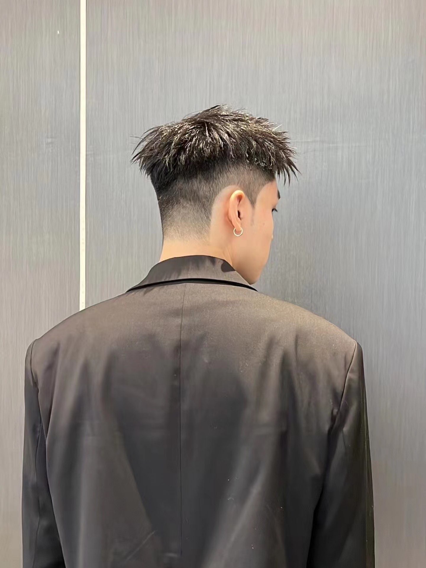 轮廓清晰的抓刺造型,轻商务风格发型 #玩一种很新的东西  #根据脸型选