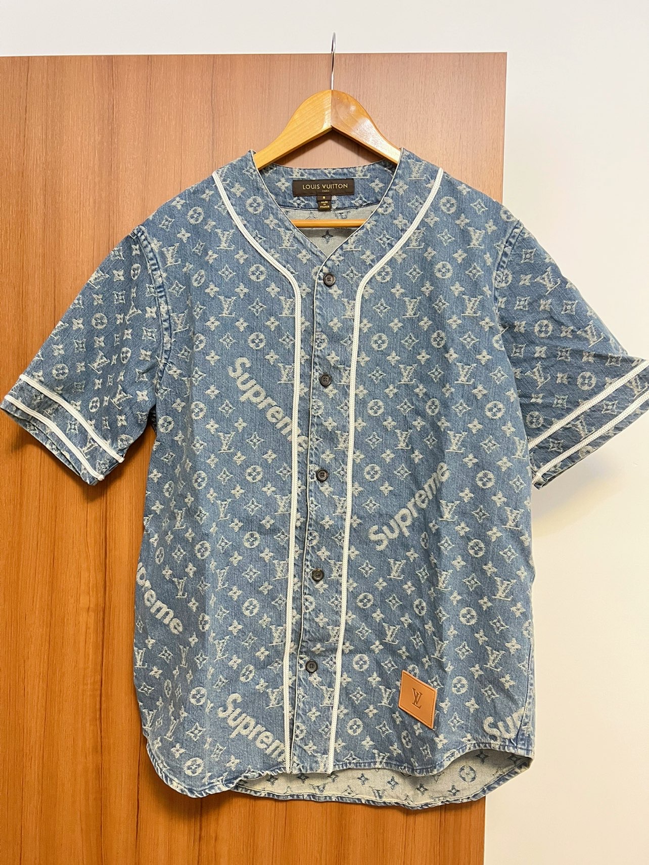 按道理还是当今最顶级的联名 lv x supreme