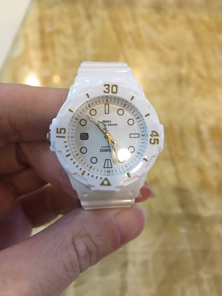 卡西欧马卡龙牛奶白配色石英手表