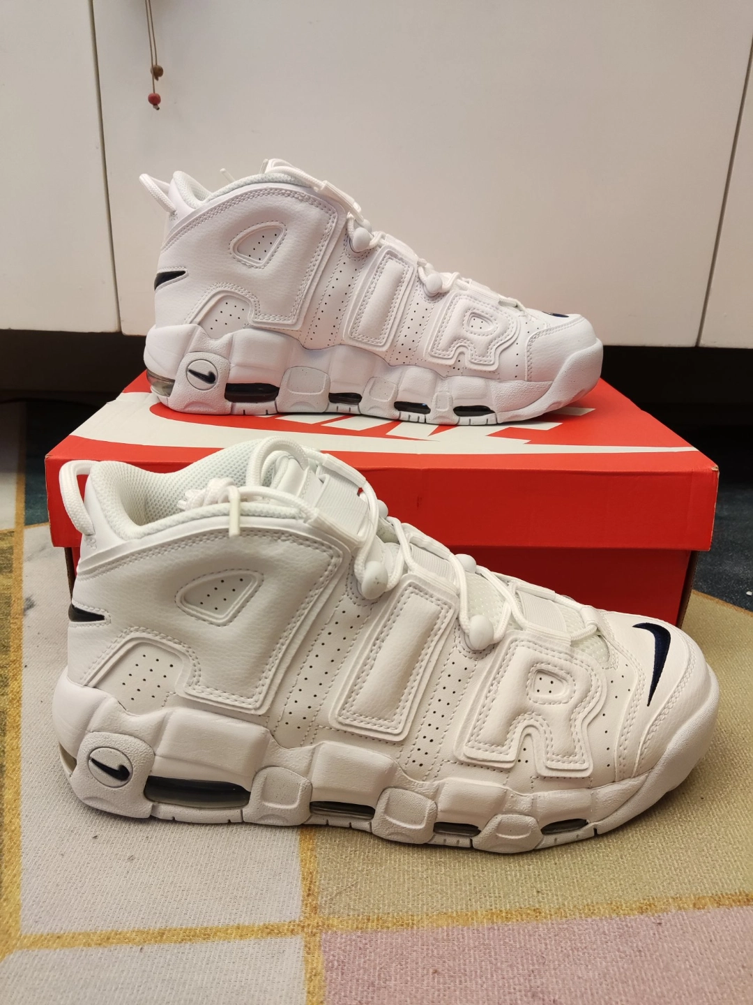 一双非常经典的复古球鞋,air more uptempo实战篮球鞋,人称大air皮蓬!