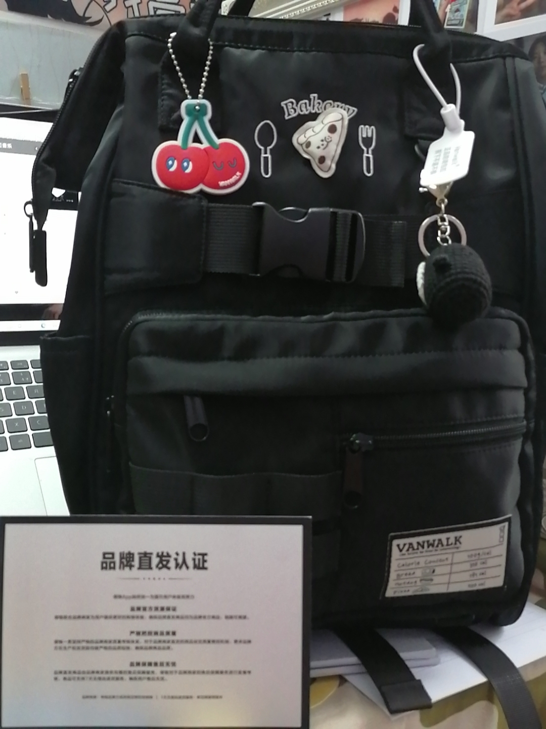 顺风巨快,超级喜欢 vanwalk 面包屋系列 日系学院撞色食物挂件书包