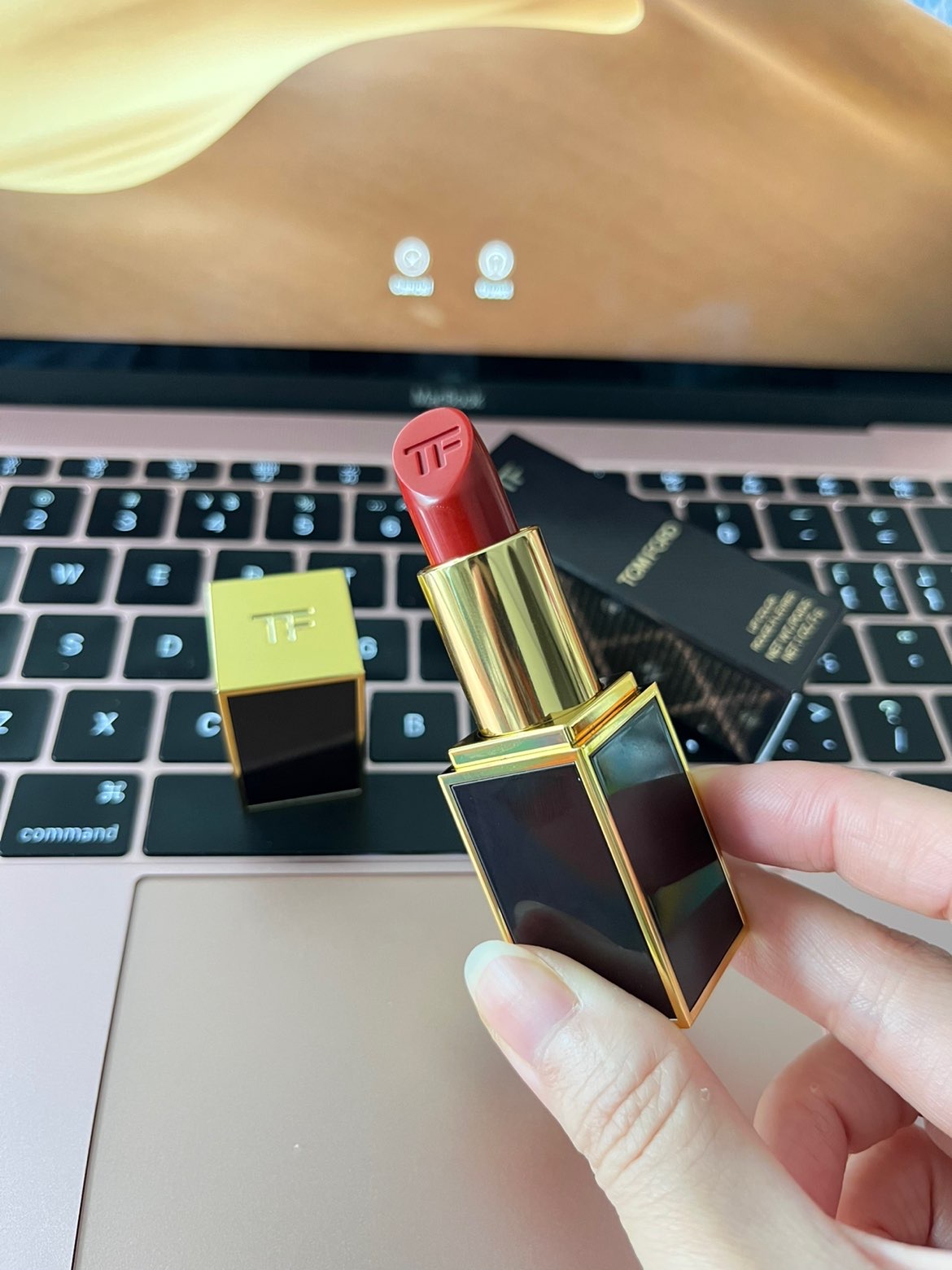 tf烈焰幻魅黑金口红