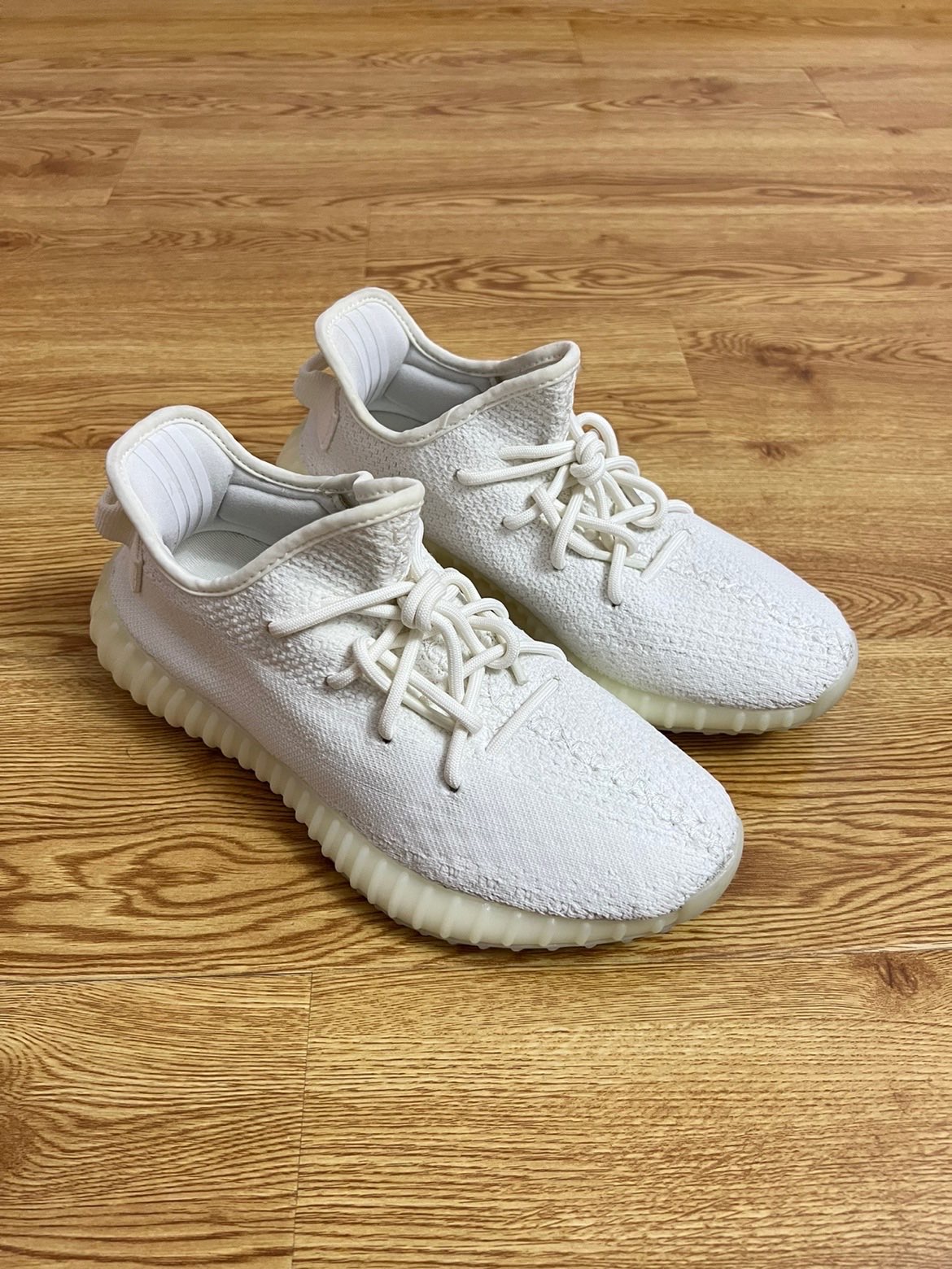yeezy boost 350 v2 白冰淇淋