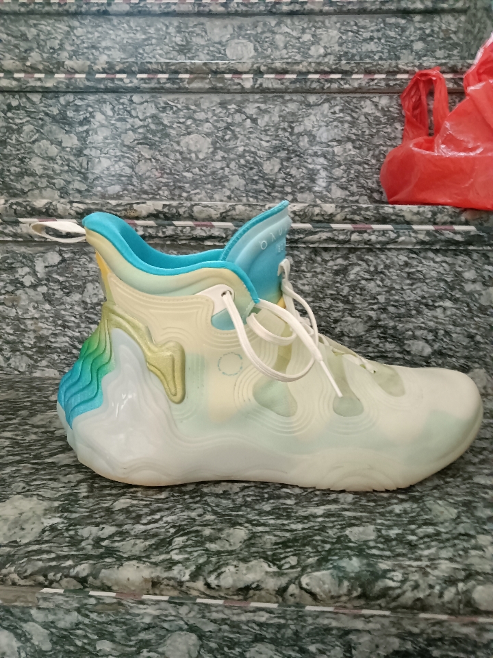 安踏星岳篮球鞋