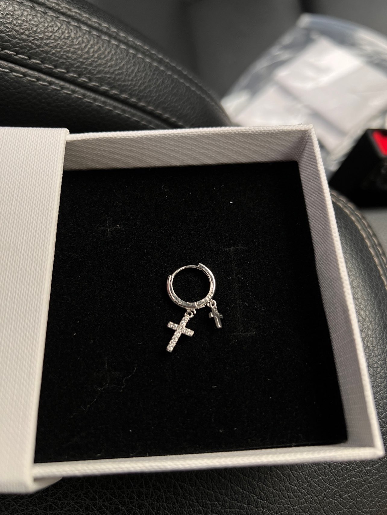 好酷哦 | 十字架耳钉yyds 💞