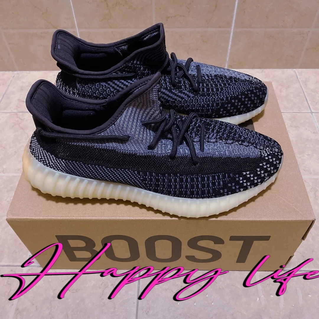 椰子350黑芝麻 经典中的经典

黑白灰为主的编织鞋面采用拼接设计,将