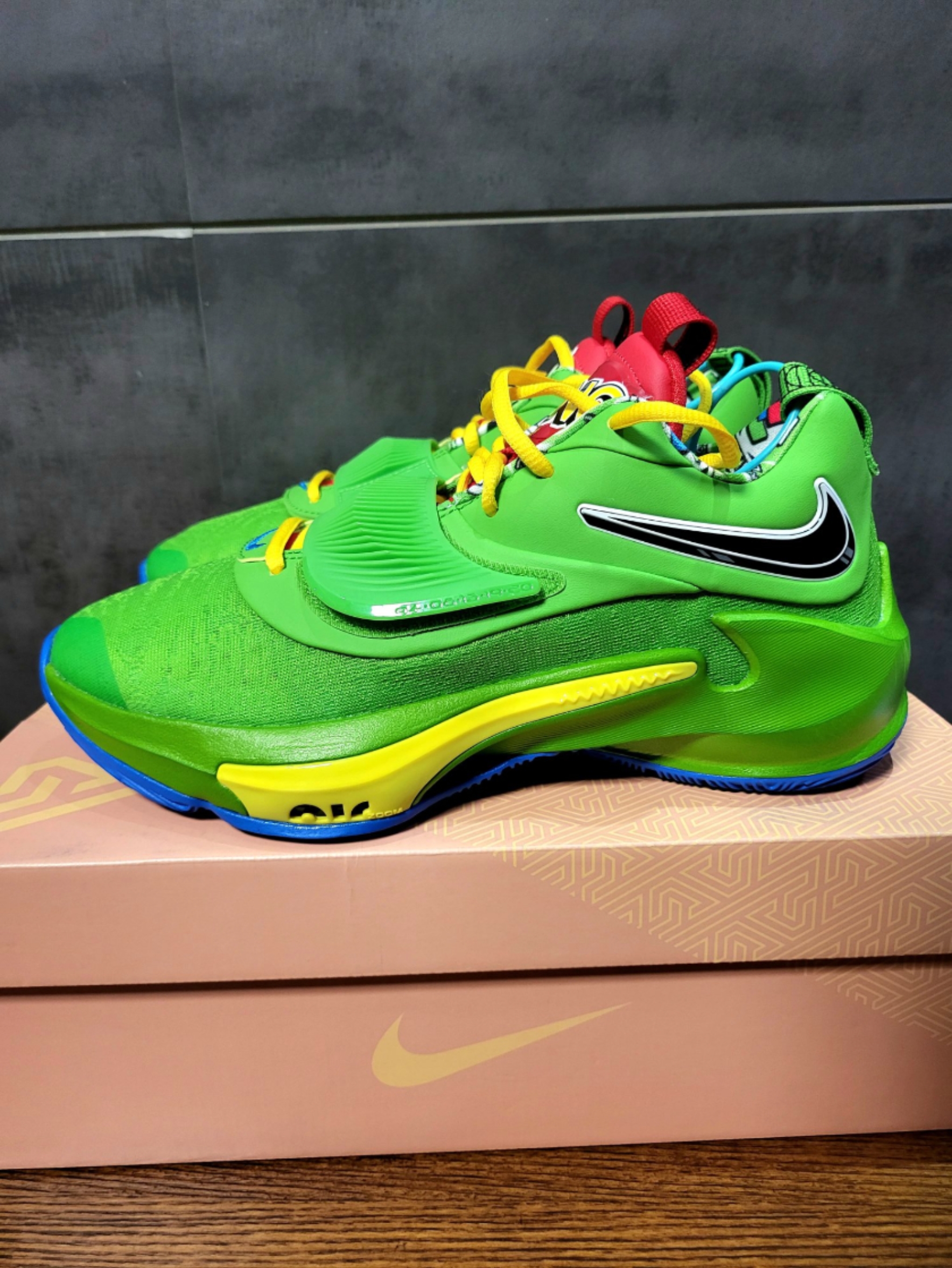 字母哥3代uno联名～绿色