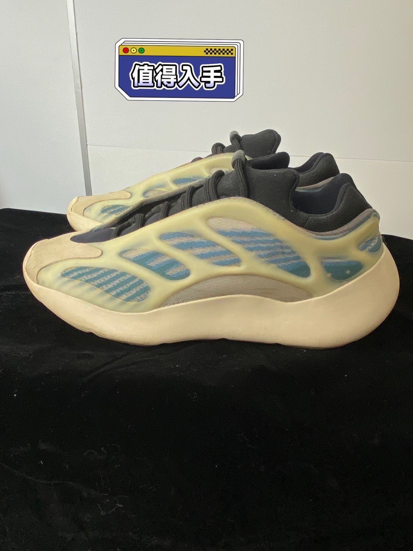 yeezy700V3穿裂了图片