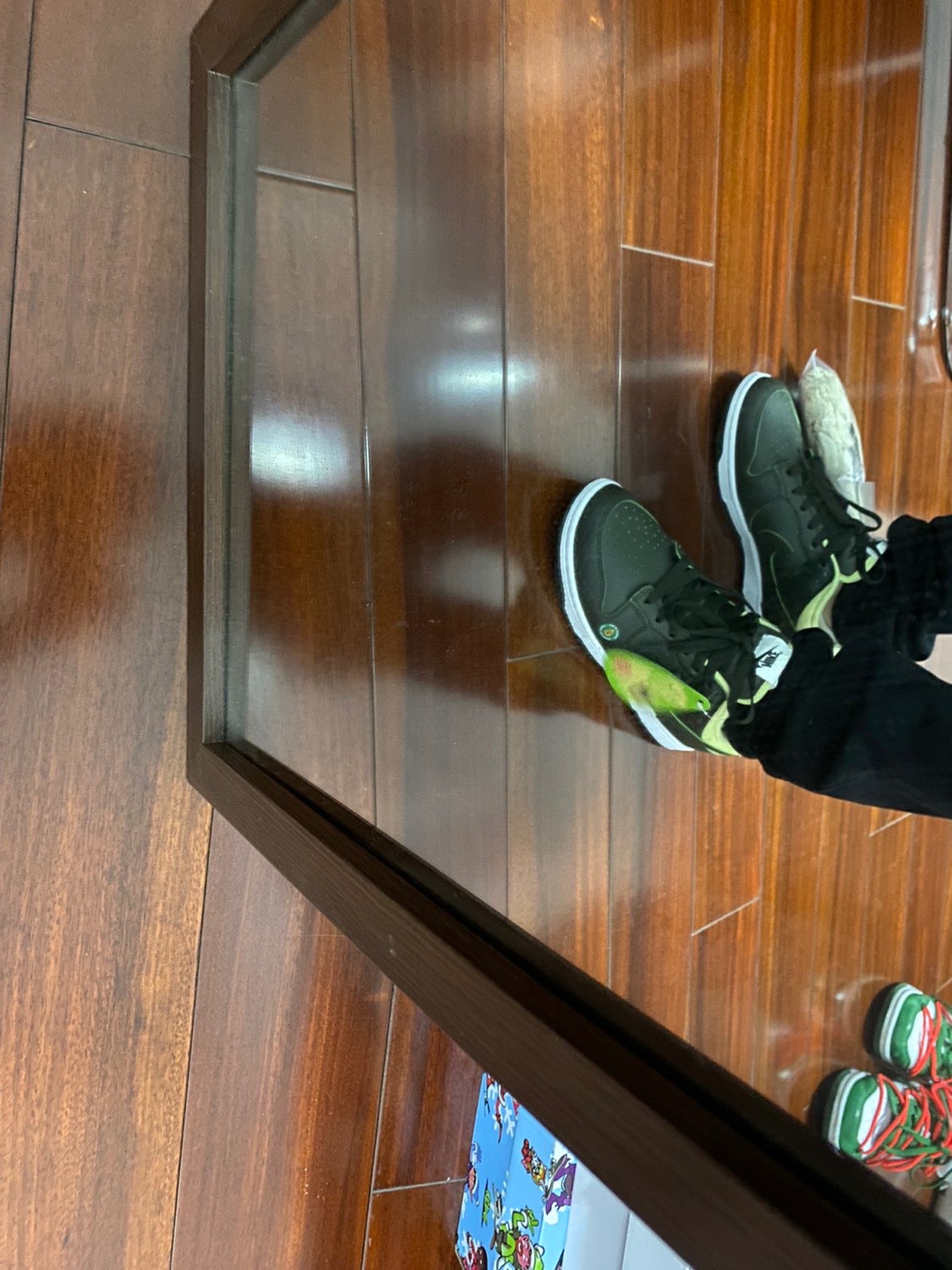 本来完全没买过纯黑鞋面的鞋,冲着刮开颜色去的,但是!真的可以.