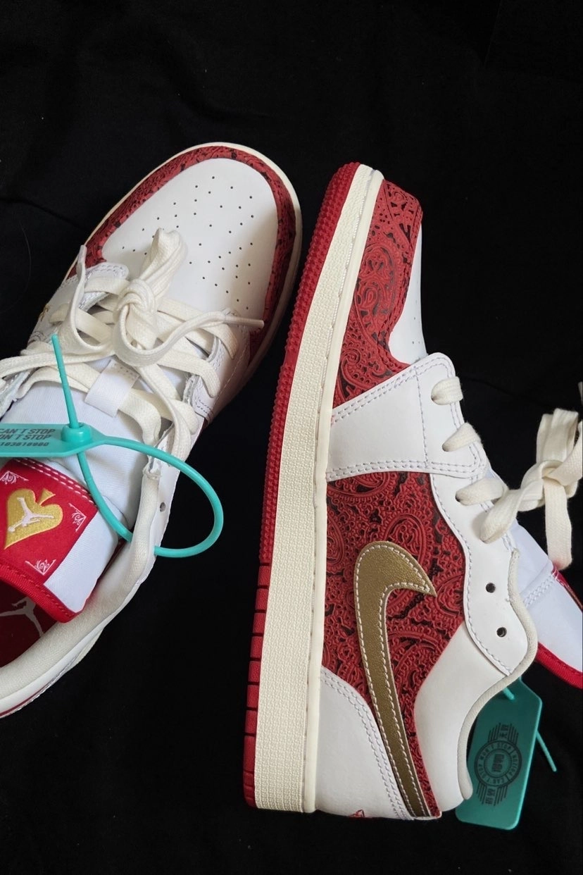 aj1 白红金扑克