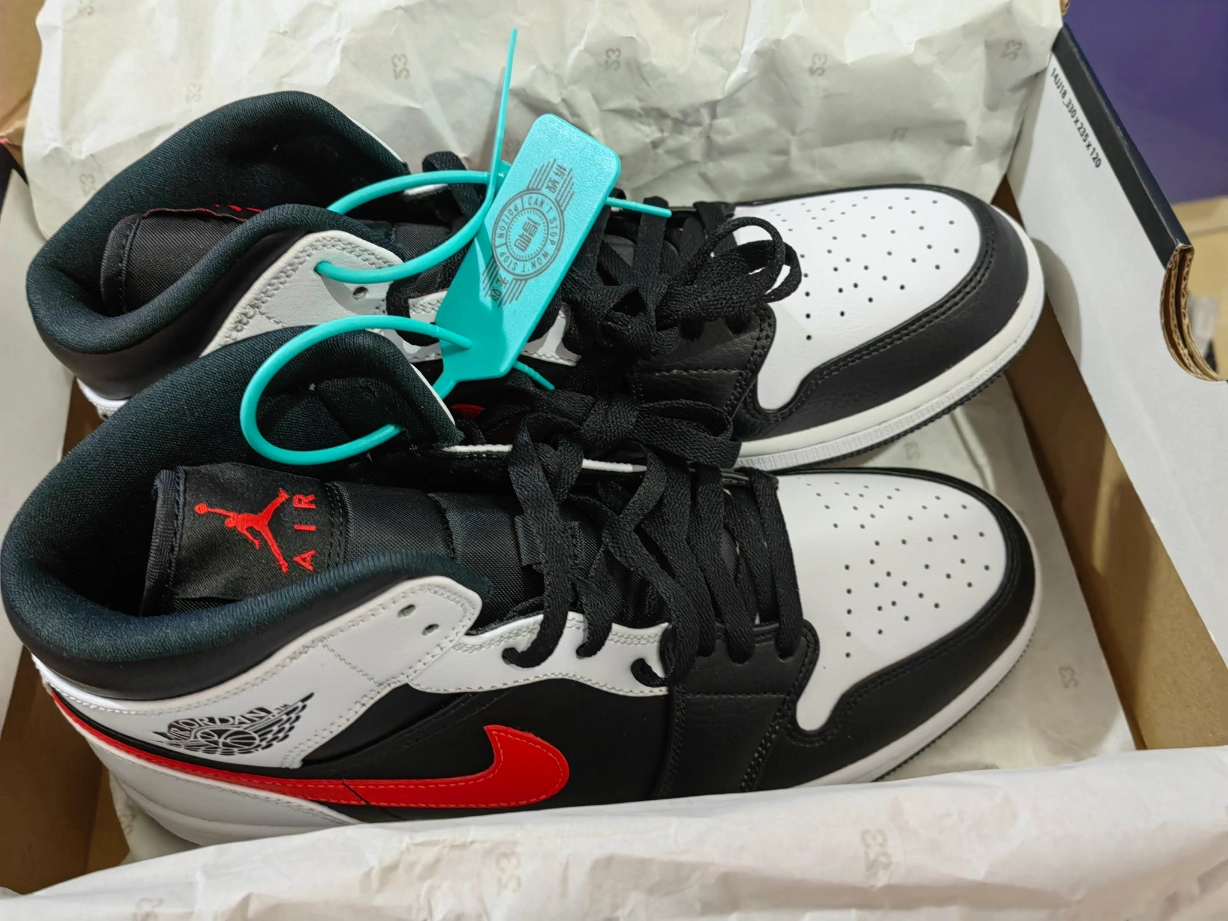 黑白熊猫红钩43码