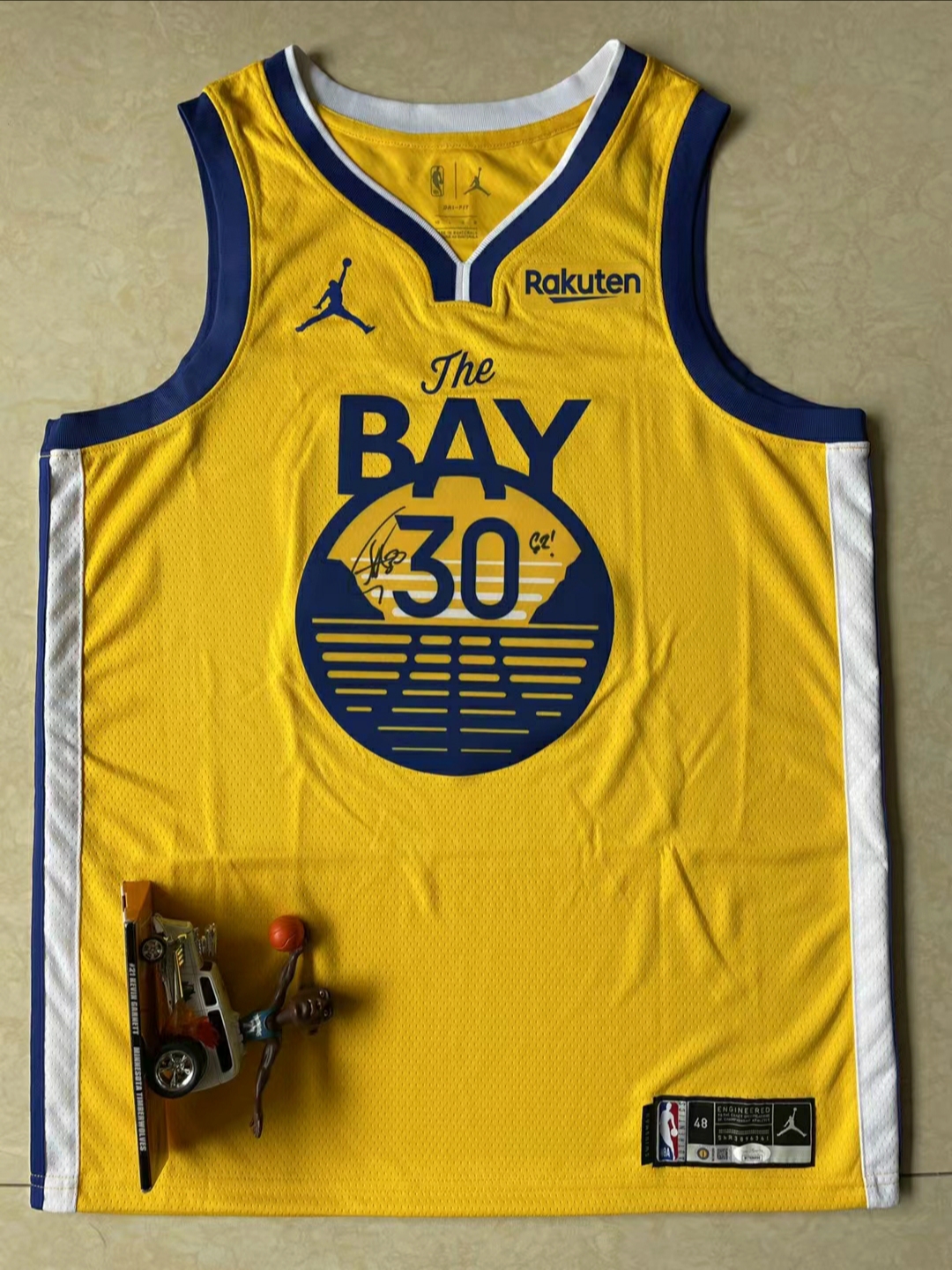 勇士球衣真的每一款都很好看,这三款有你最喜欢的款式吗?