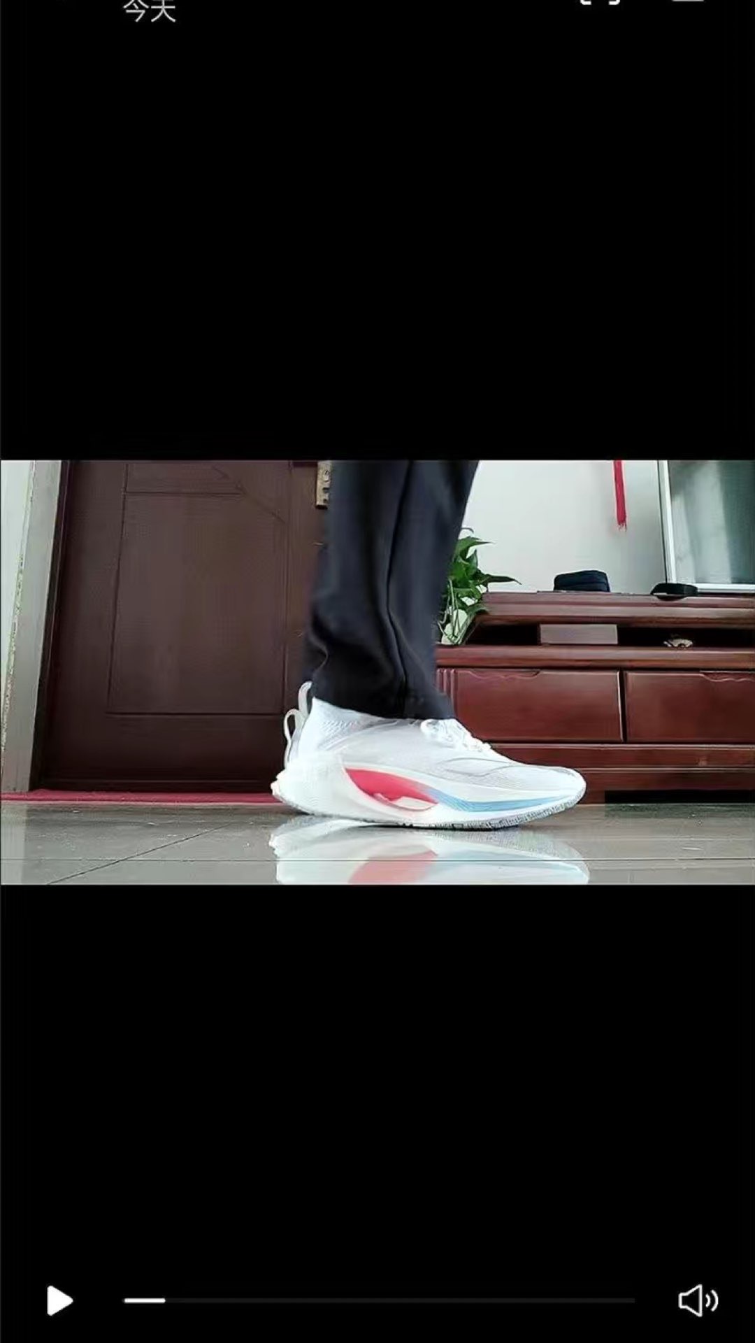 这个李宁的小绝影真的很好穿,四个雷也很软很弹