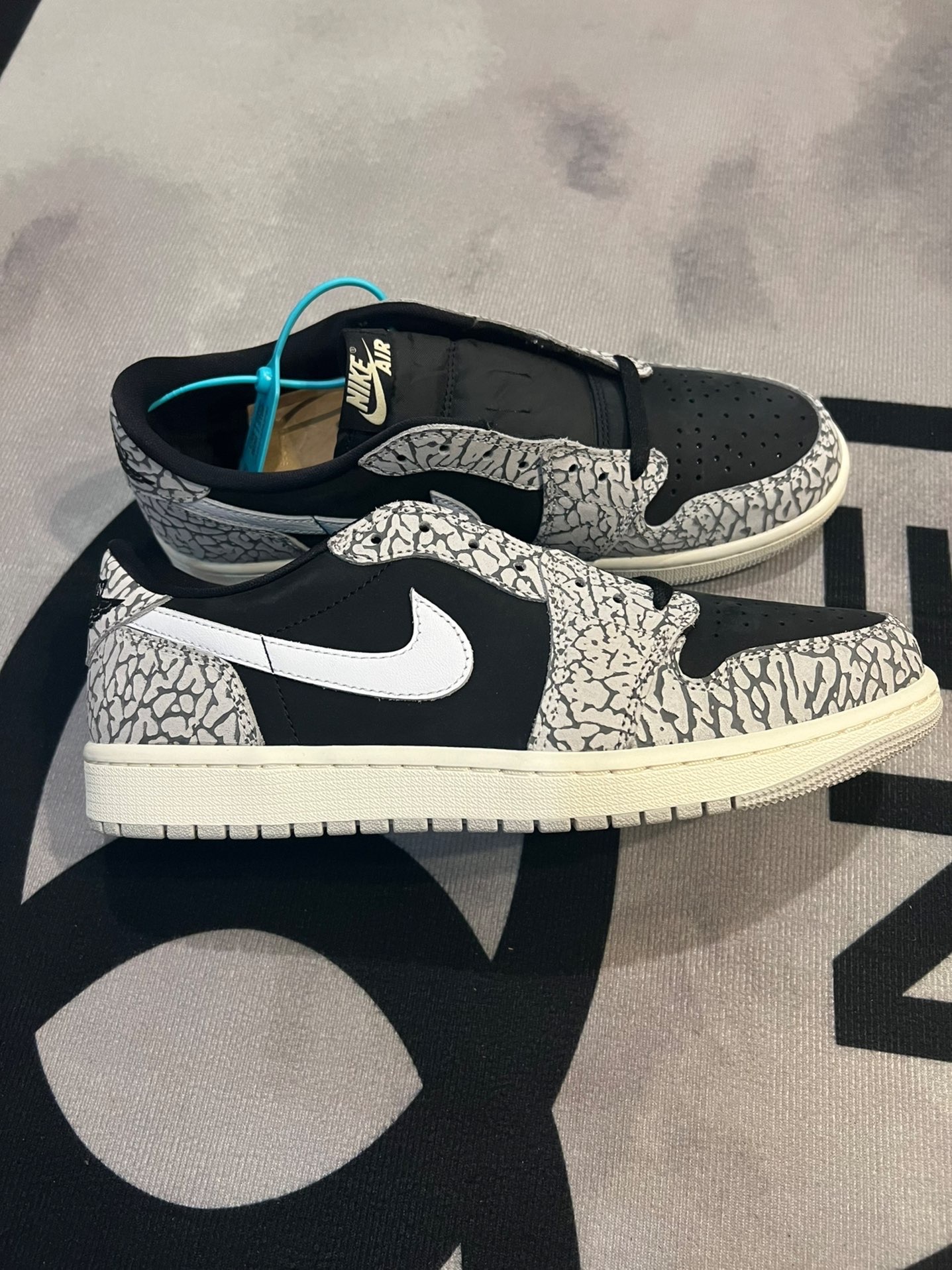 custom review-Air Jordan 1 Retro Low Og 'Black Cement'