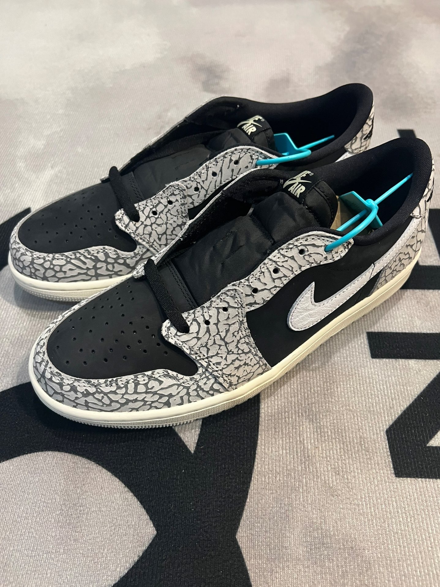 custom review-Air Jordan 1 Retro Low Og 'Black Cement'