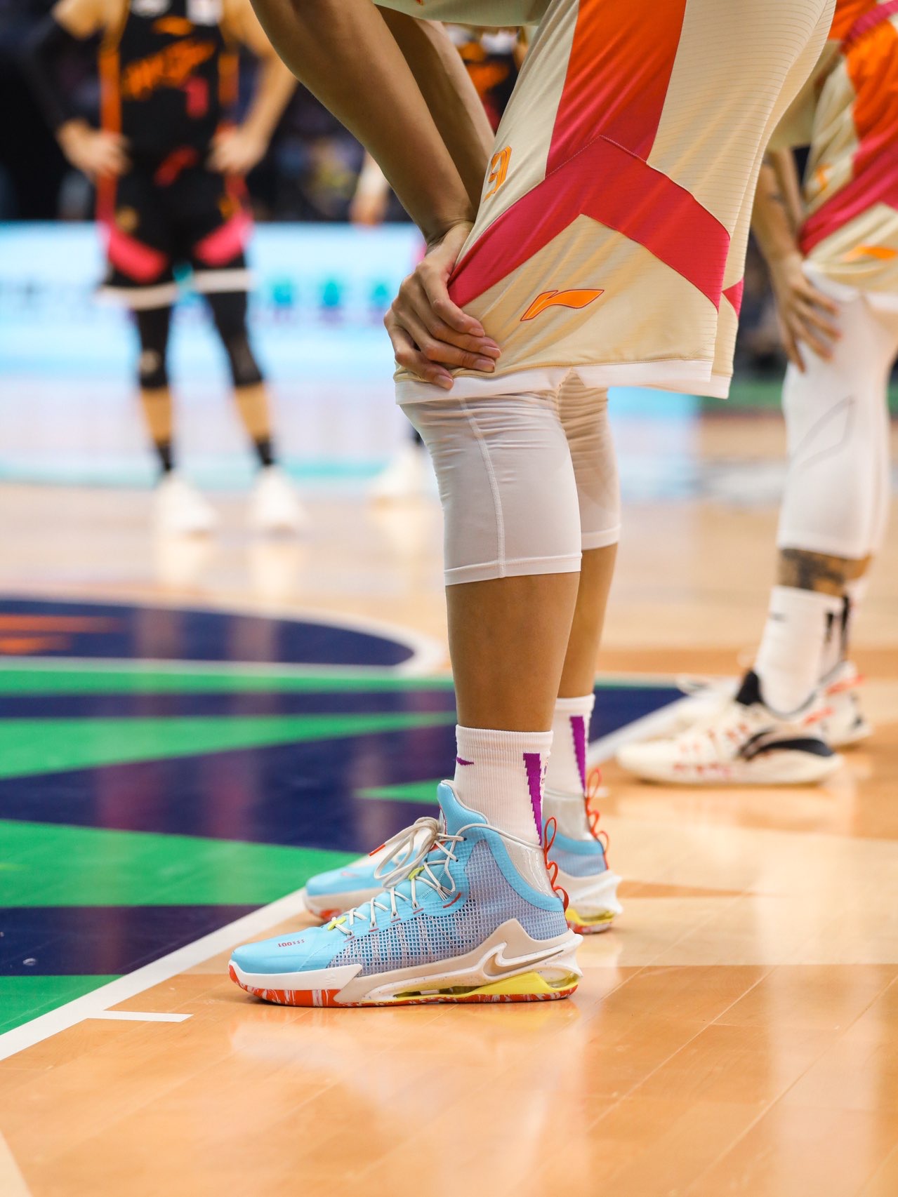 大哥易建联全明星穿了约老师同款pe