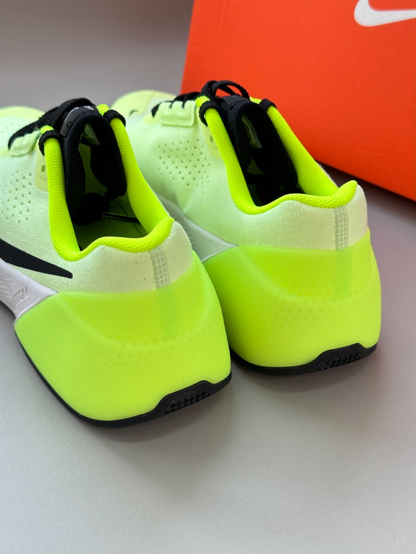 显眼包nike air zoom tr 1 荧光绿色训练鞋