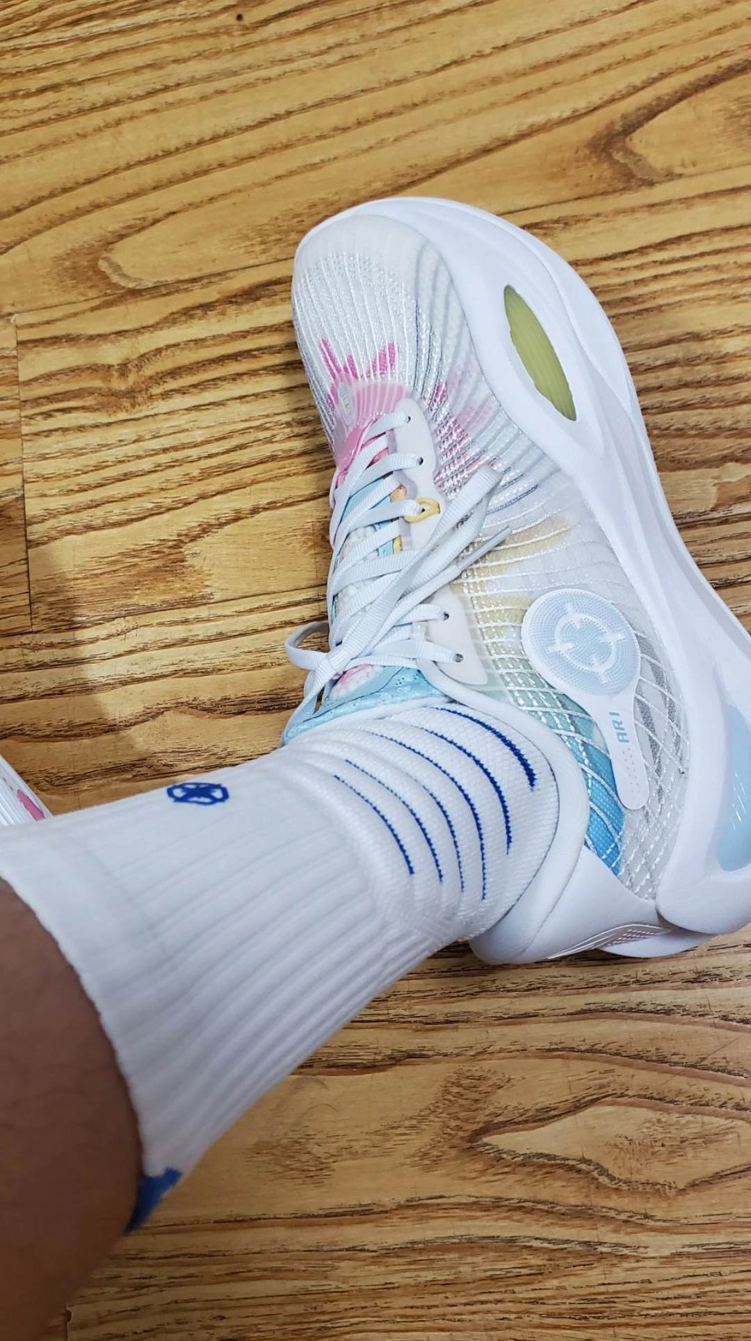 custom review-RIGORER Reeves Generation Low Top Basketball Shoes Men's White Pink Yellow