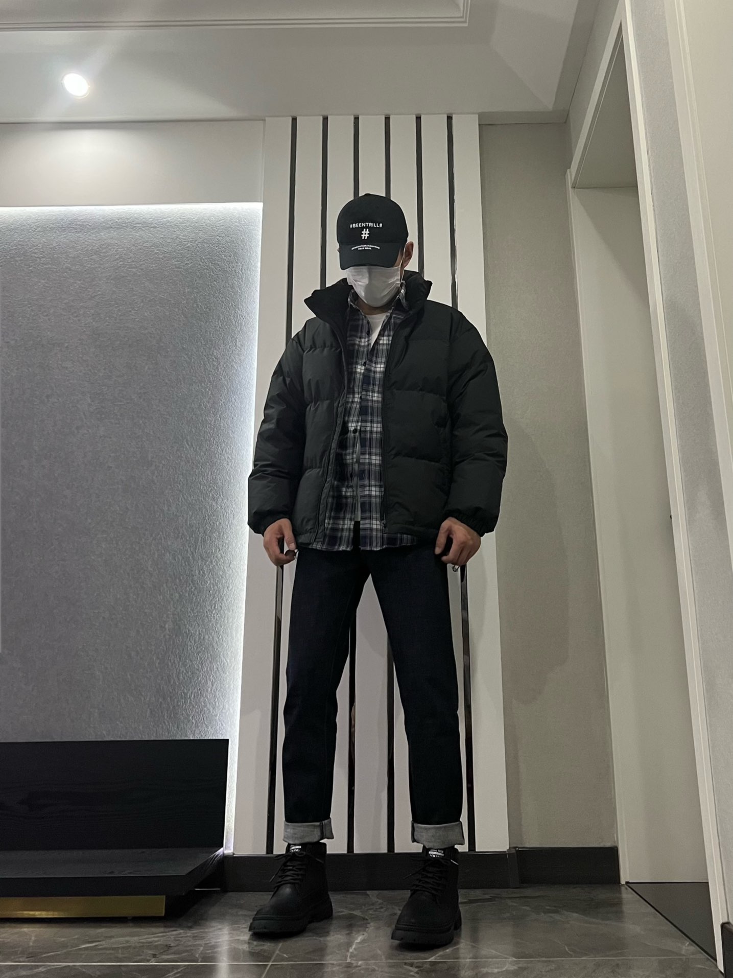 冬季男生叠穿 搭配马丁靴真的很帅