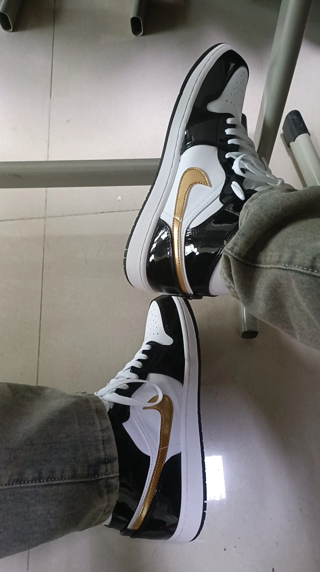 custom review-Jordan 1 Mid SE Black Gold 2023
