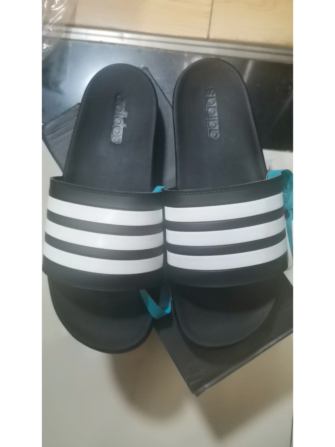 阿迪达斯拖鞋