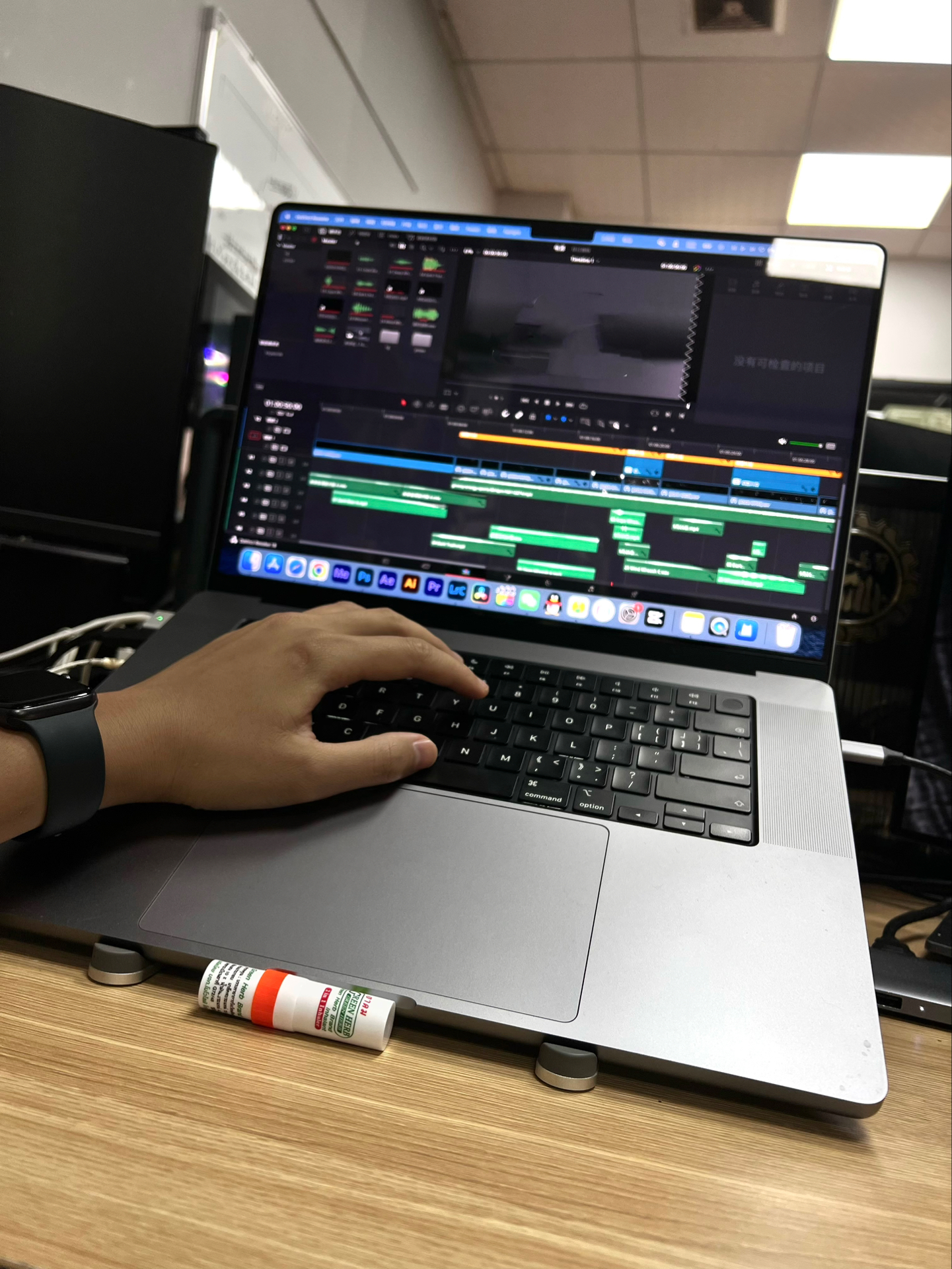 [耍酷] #快乐打工人  #今日份穿搭  #宝藏户外鞋  #salomon萨洛蒙xt