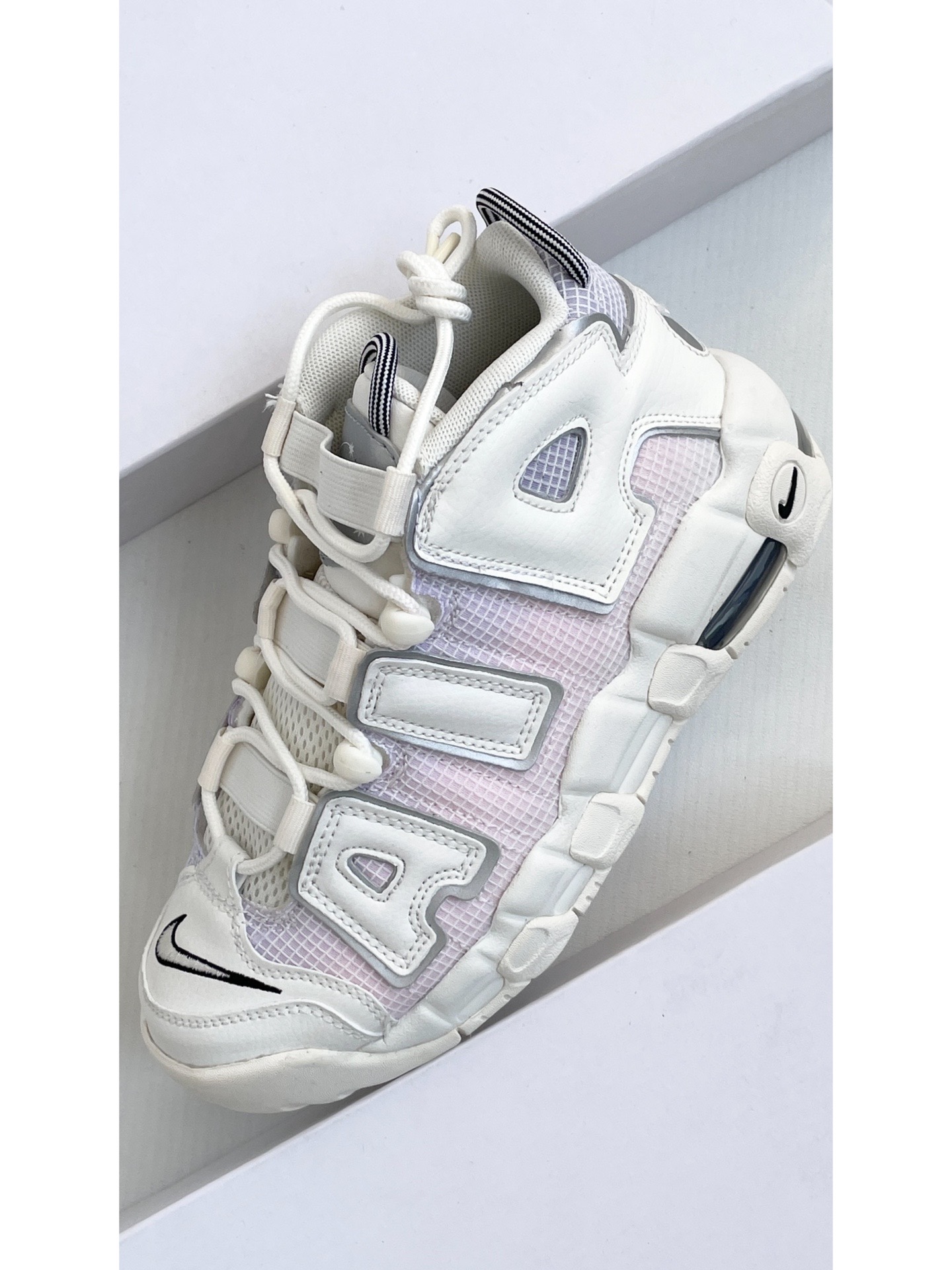 没想到这双皮蓬大air白粉渐变色长这样!