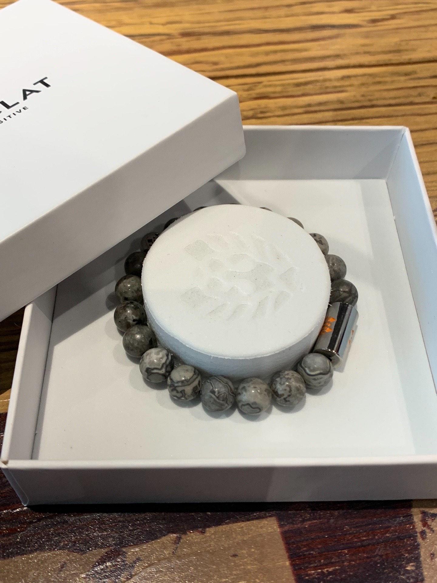 好酷炫的火焰石手串!还能变色!