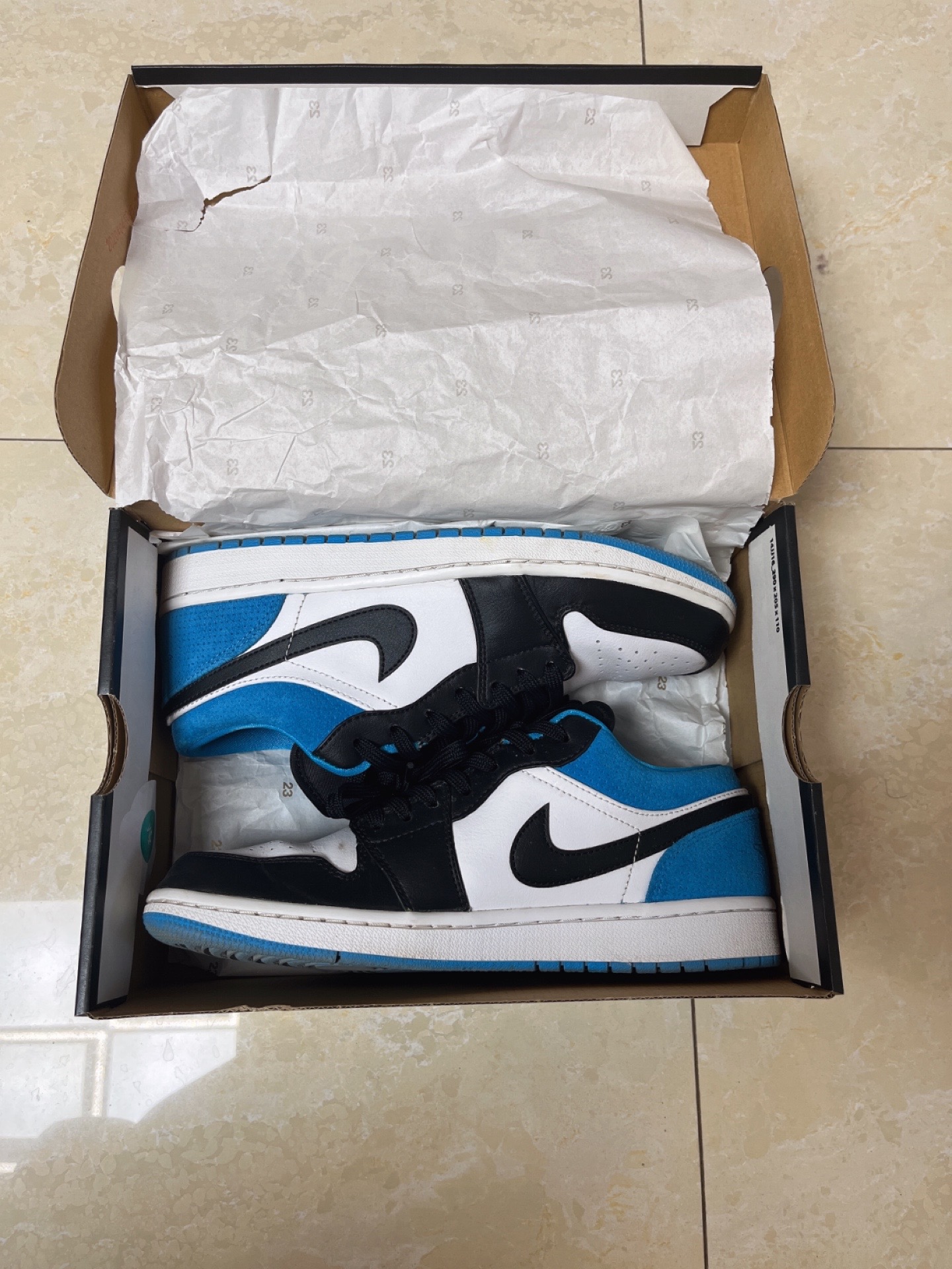 90aj1激光蓝,好看但不适合我01