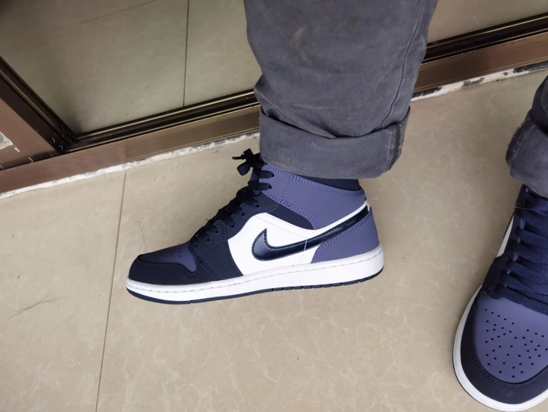 custom review-Jordan 1 Mid 'Obsidian Sanded Purple'
