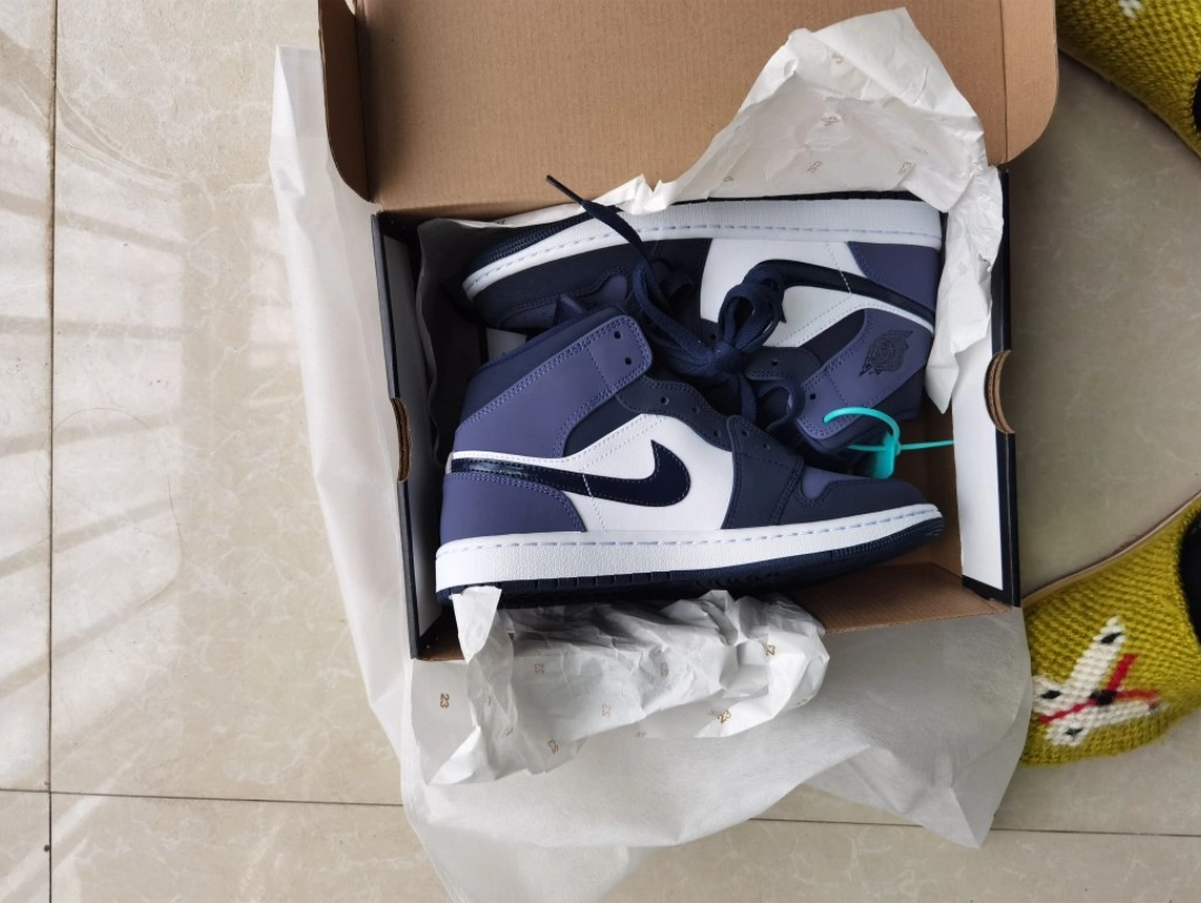 custom review-Jordan 1 Mid 'Obsidian Sanded Purple'