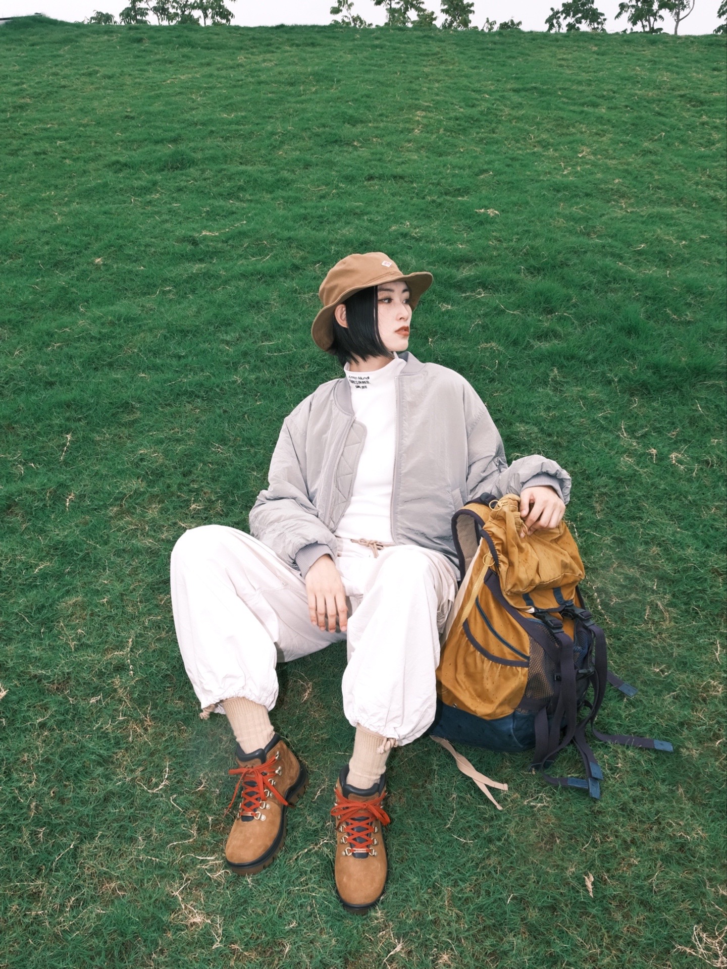 做了一段时间辣妹回归山系女孩啦 随着山系风格越来越火,山系女孩也