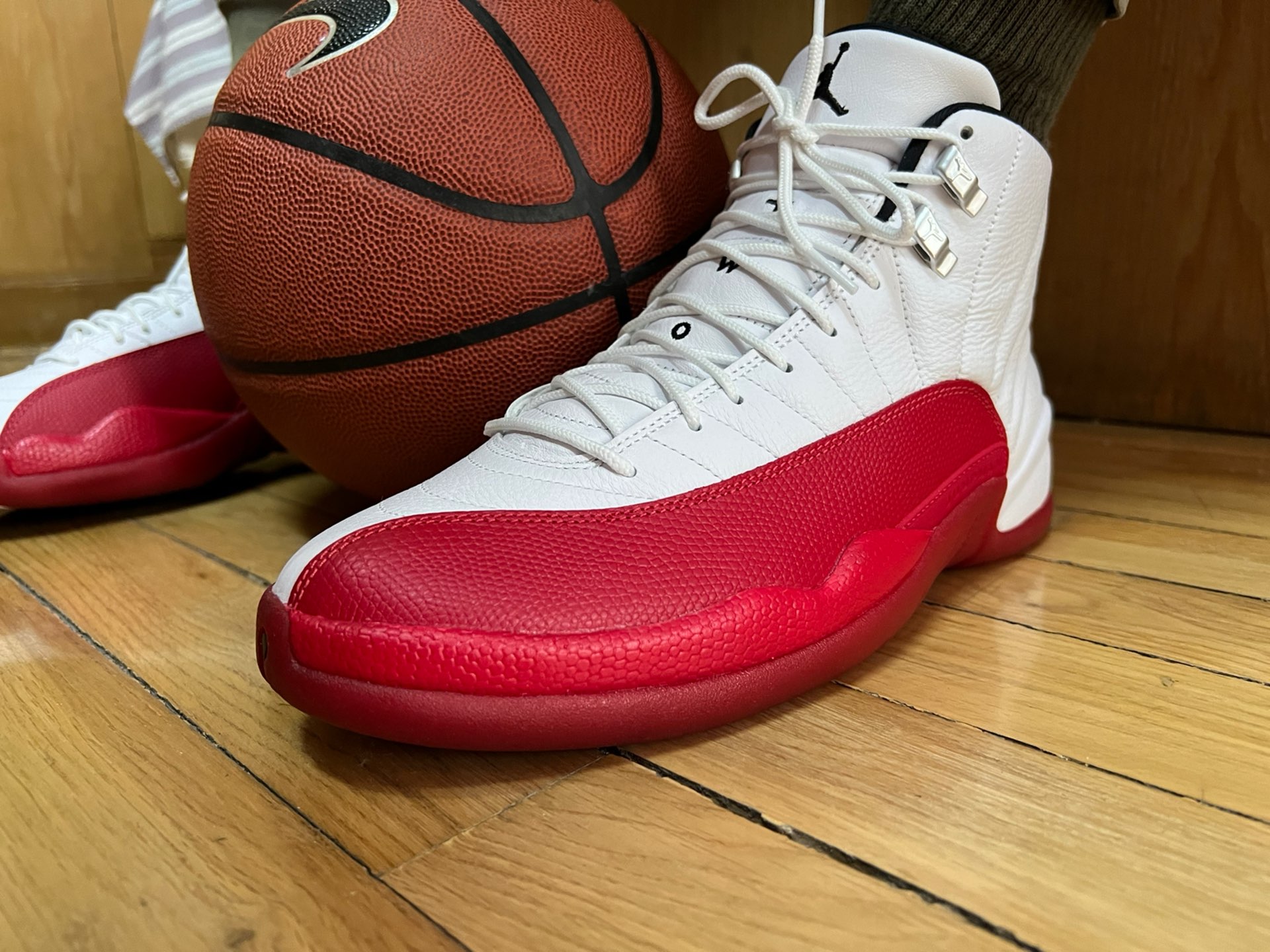 custom review-Air Jordan 12 Retro "Cherry" 2023