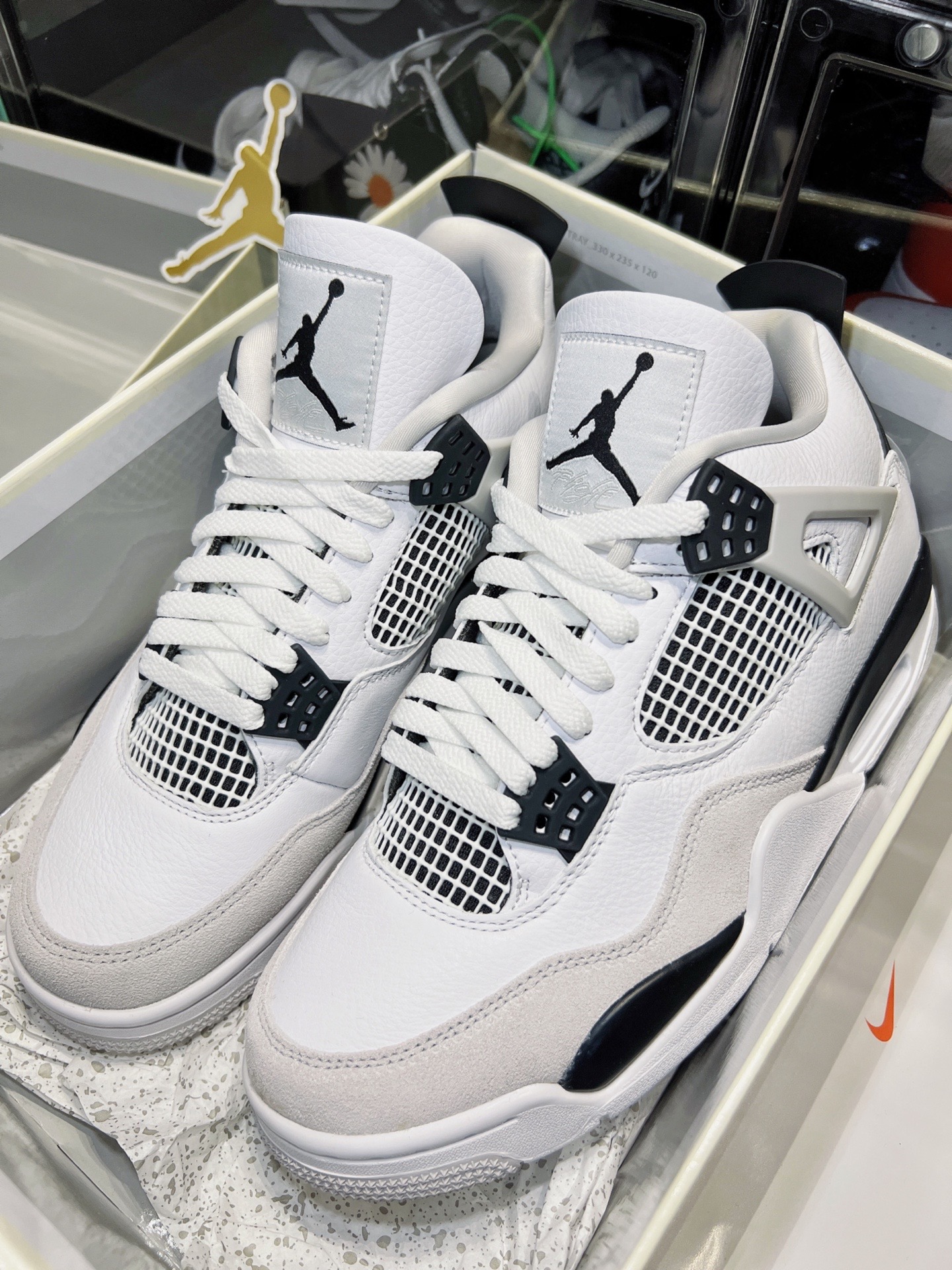 百搭经典黑白灰小白水泥aj4球鞋.