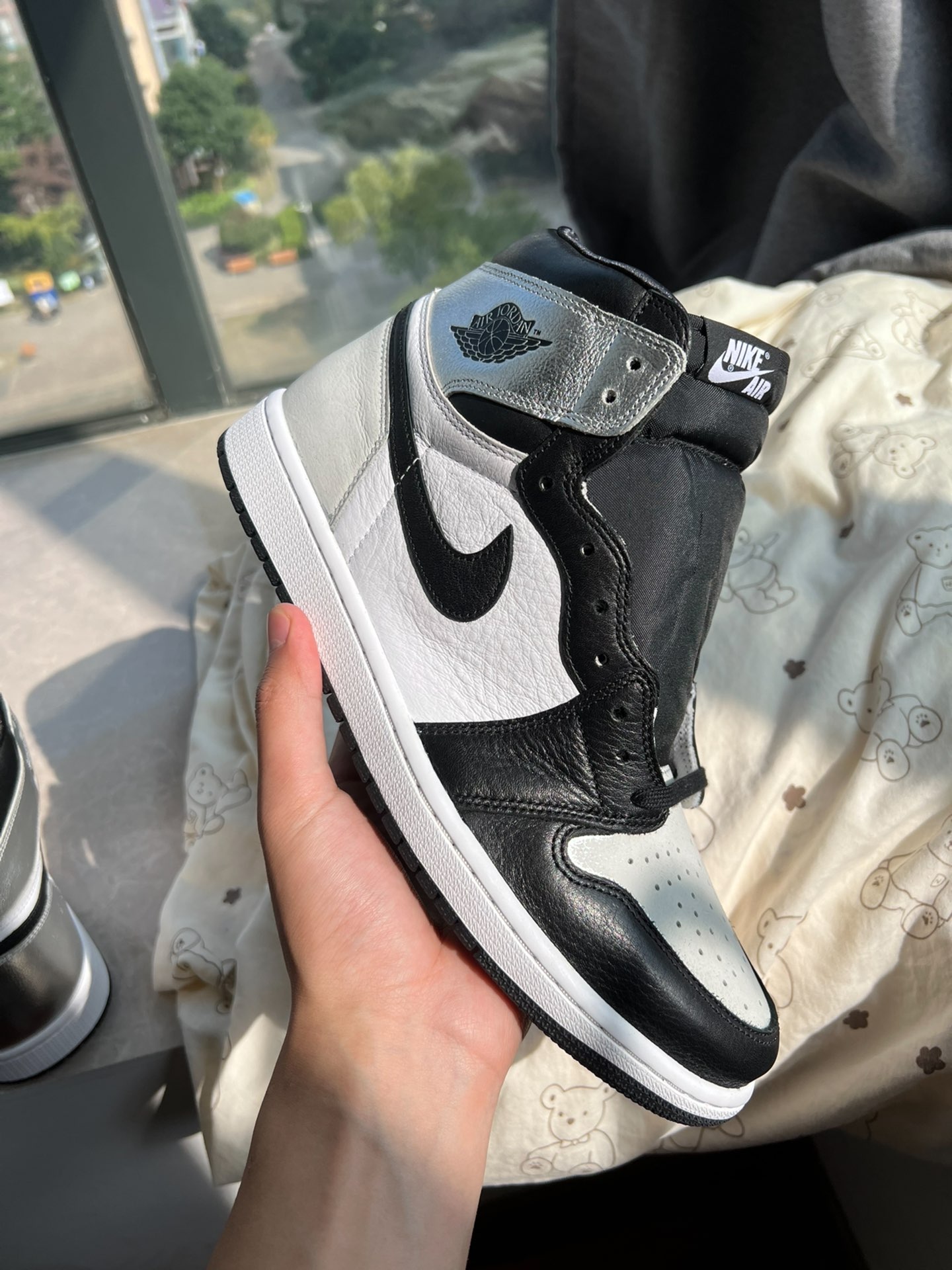 aj1黑银掉漆图片