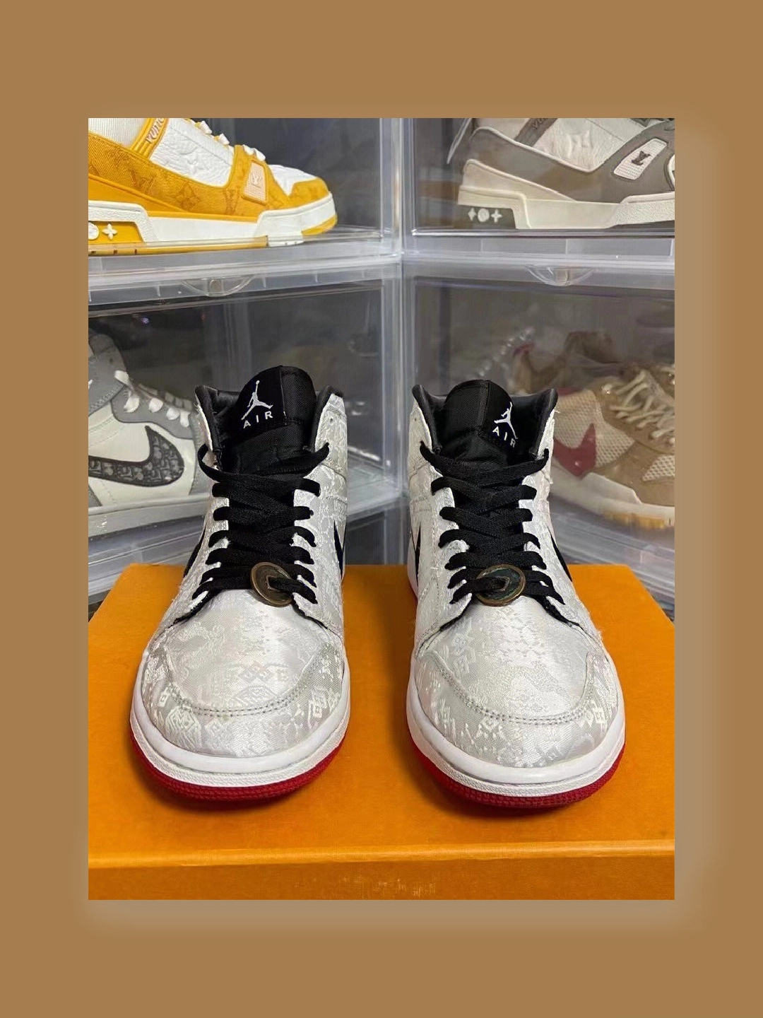 aj1白丝绸过毒鞋盒图图片