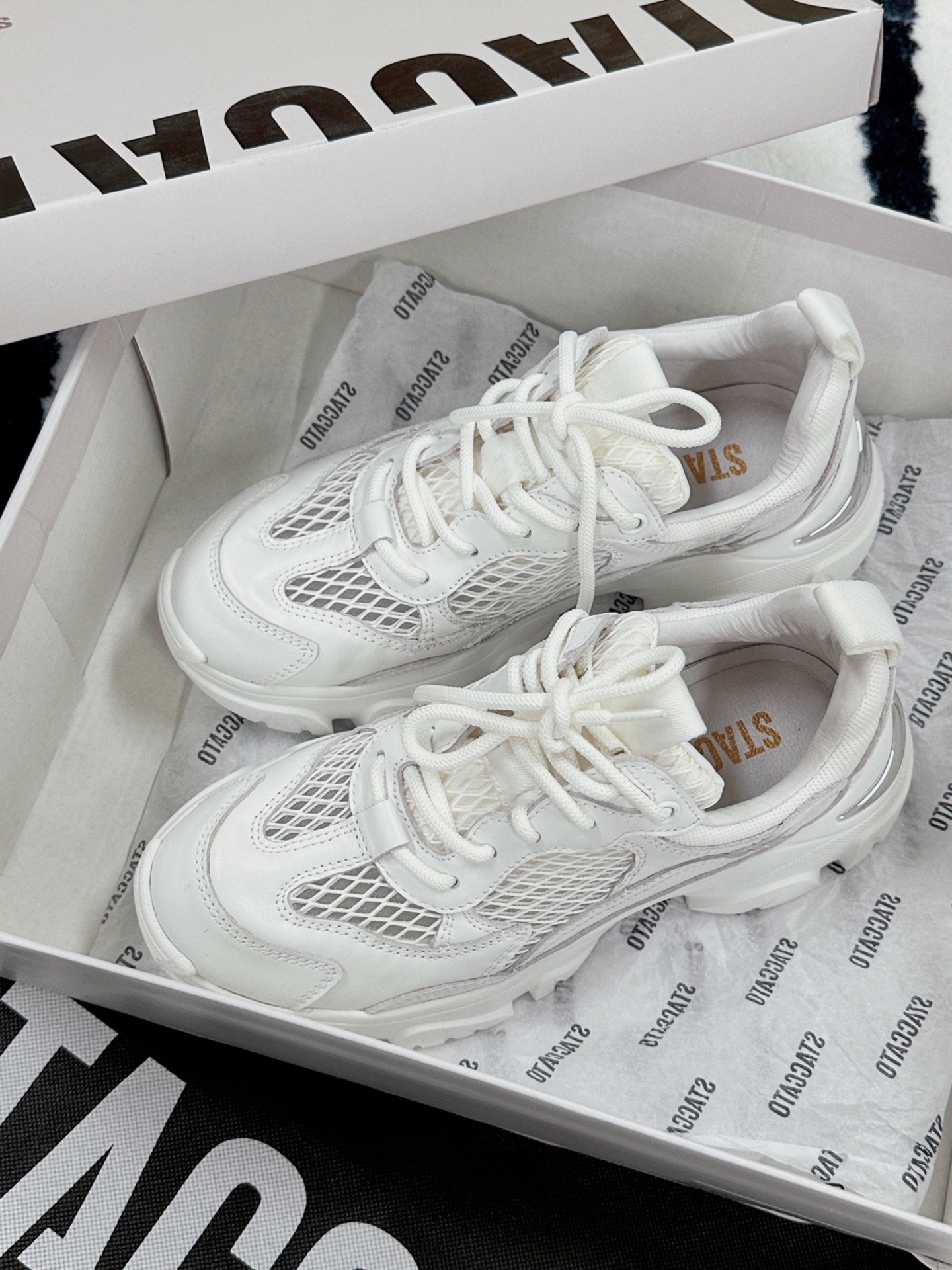 开盲盒的快乐,299元的思加图老爹鞋