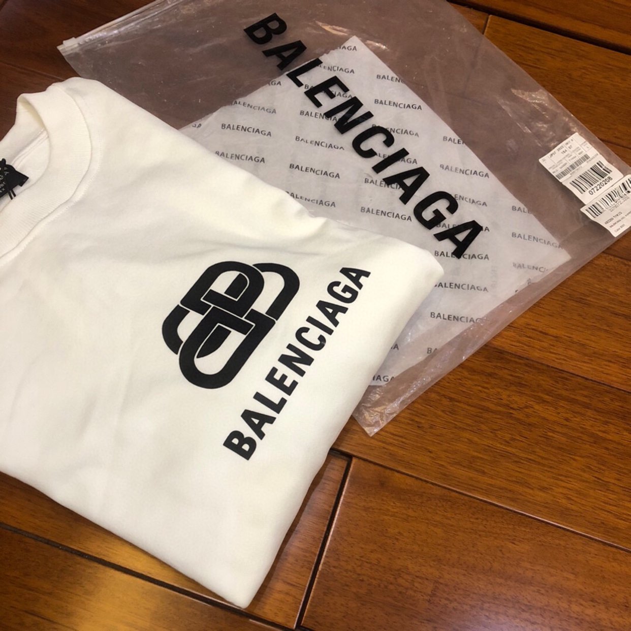 巴黎世家锁扣圆领卫衣