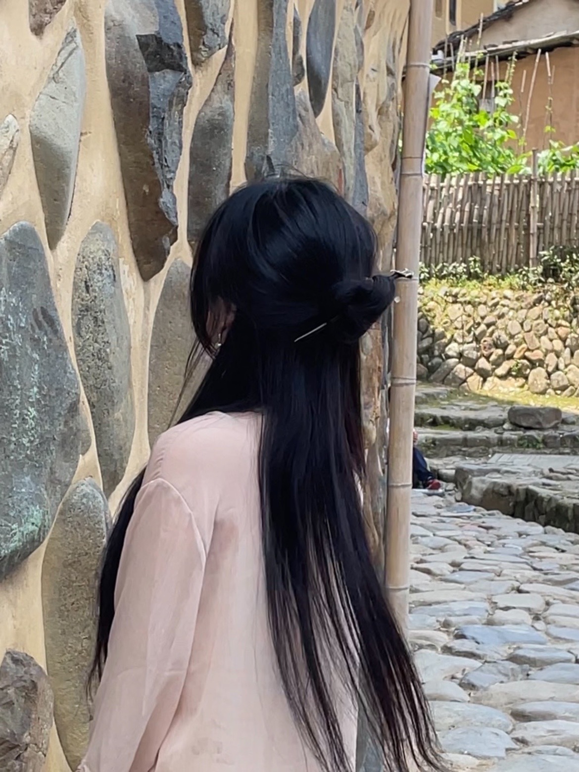 古色的 很有韵味✨
戴起来也很好看 很适合穿旗袍带
日常用来盘头发