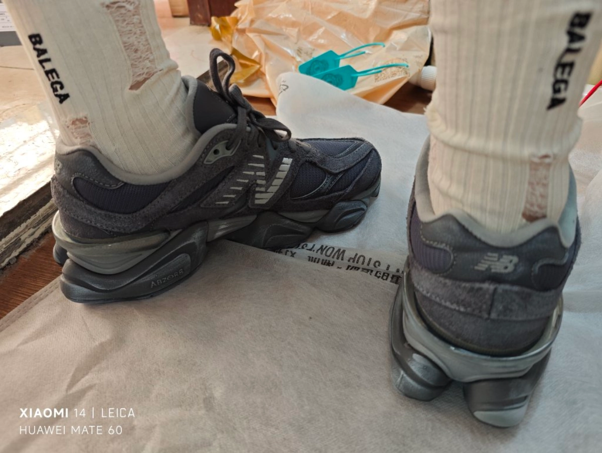 custom review-New Balance 9060 Magnet