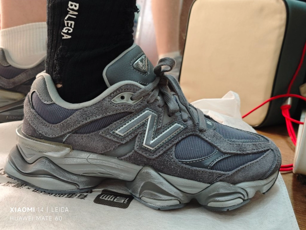 custom review-New Balance 9060 Magnet
