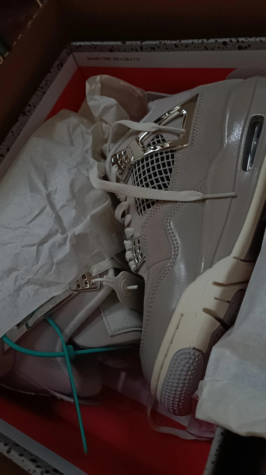 custom review-Jordan 4 Retro Frozen Moments Women's