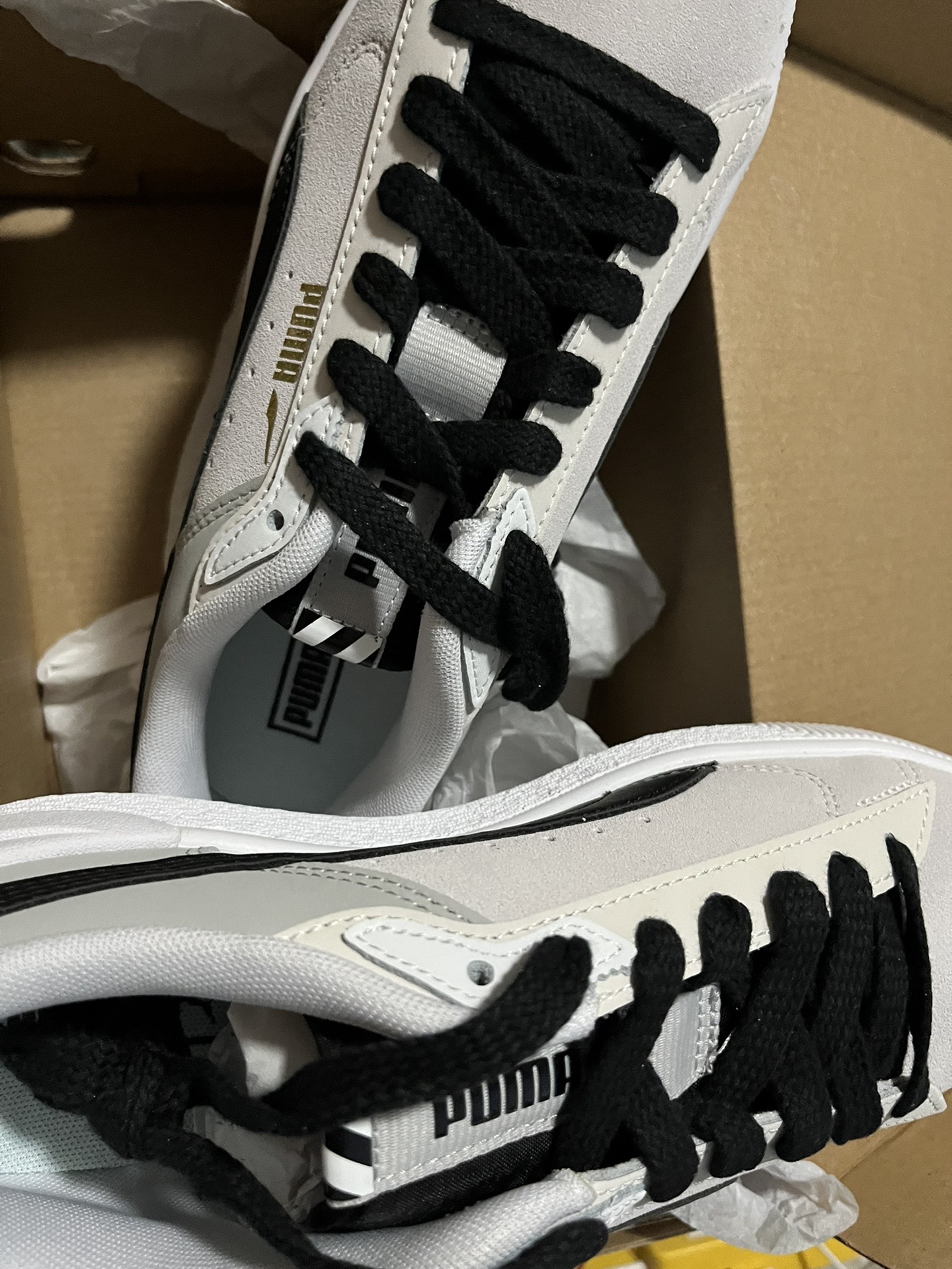 这款新配色黑白灰搭配,还挺cool的  #puma板鞋  puma suede bloc 防滑