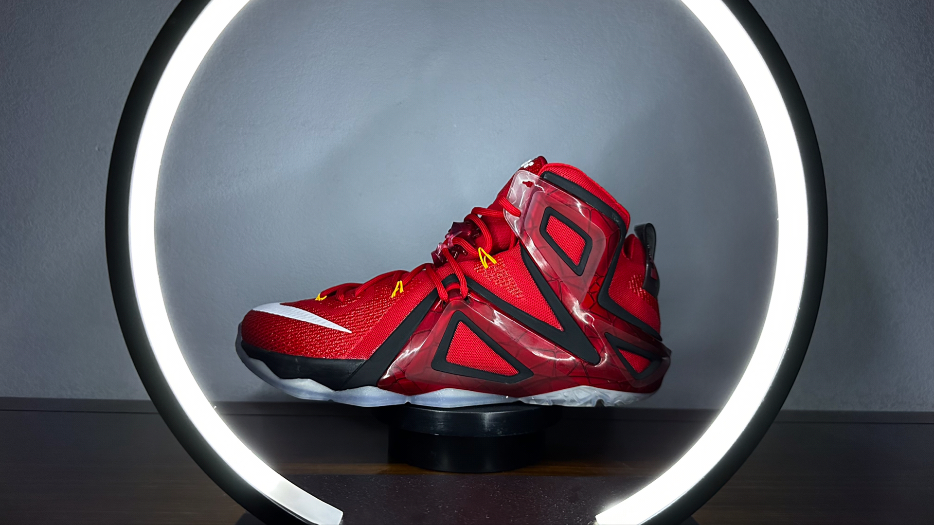 詹姆斯12精英勇气红