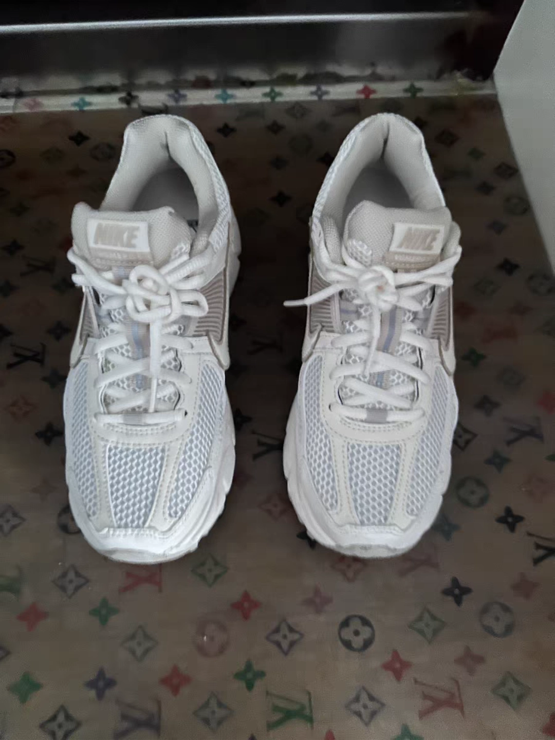 custom review-Nike Zoom Vomero 5 Sail Light Orewood Brown Women's