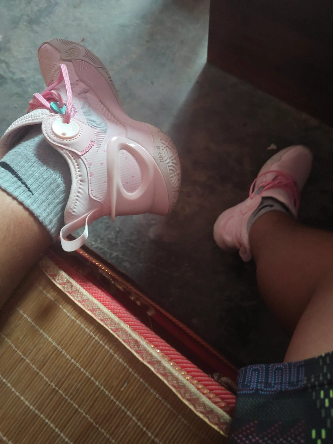 custom review-LINING SONIC 10 Баскетбольные кроссовки MID Топ Розовая примула Мужской