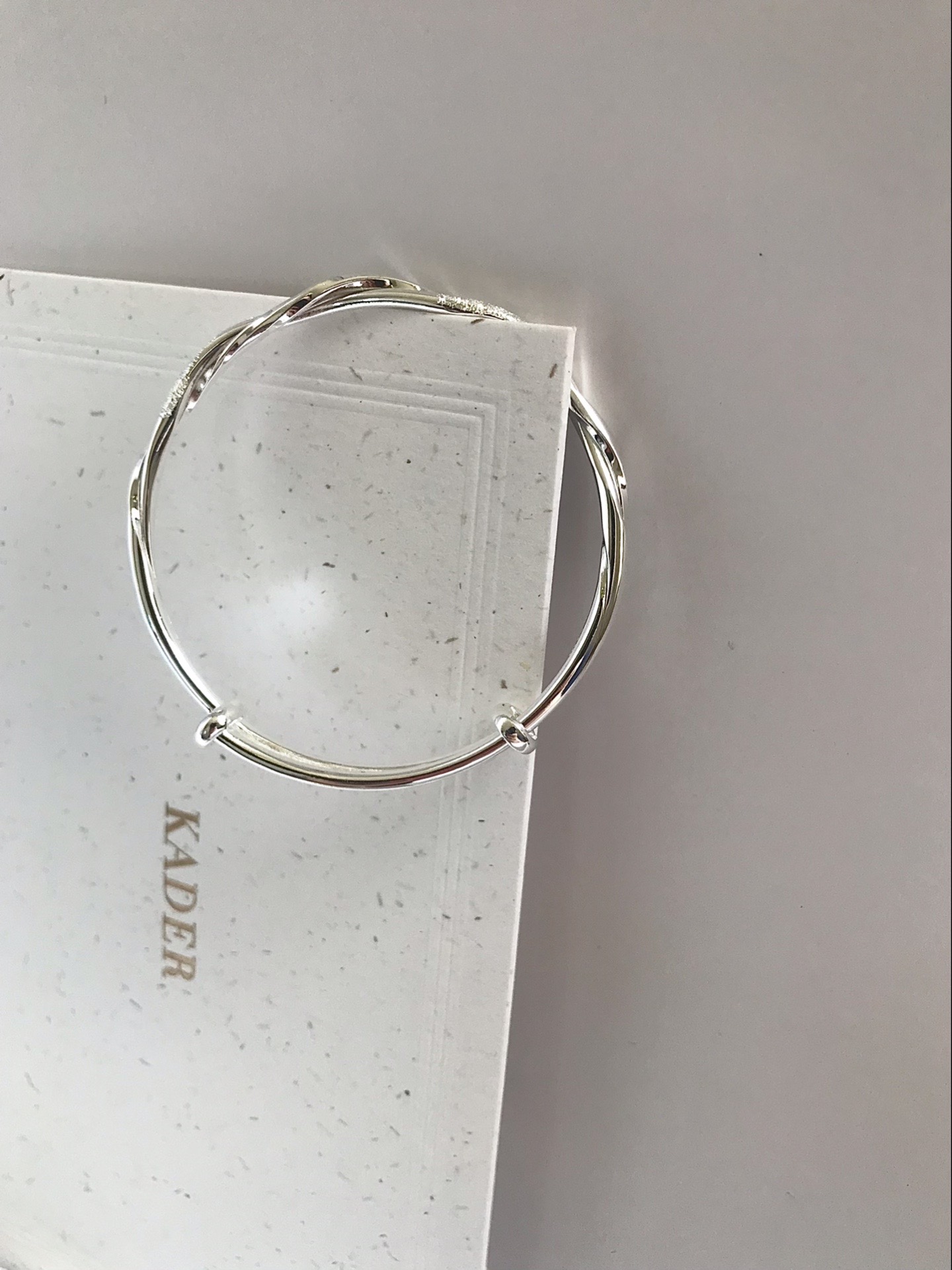 天呐手镯儿竟然发光了