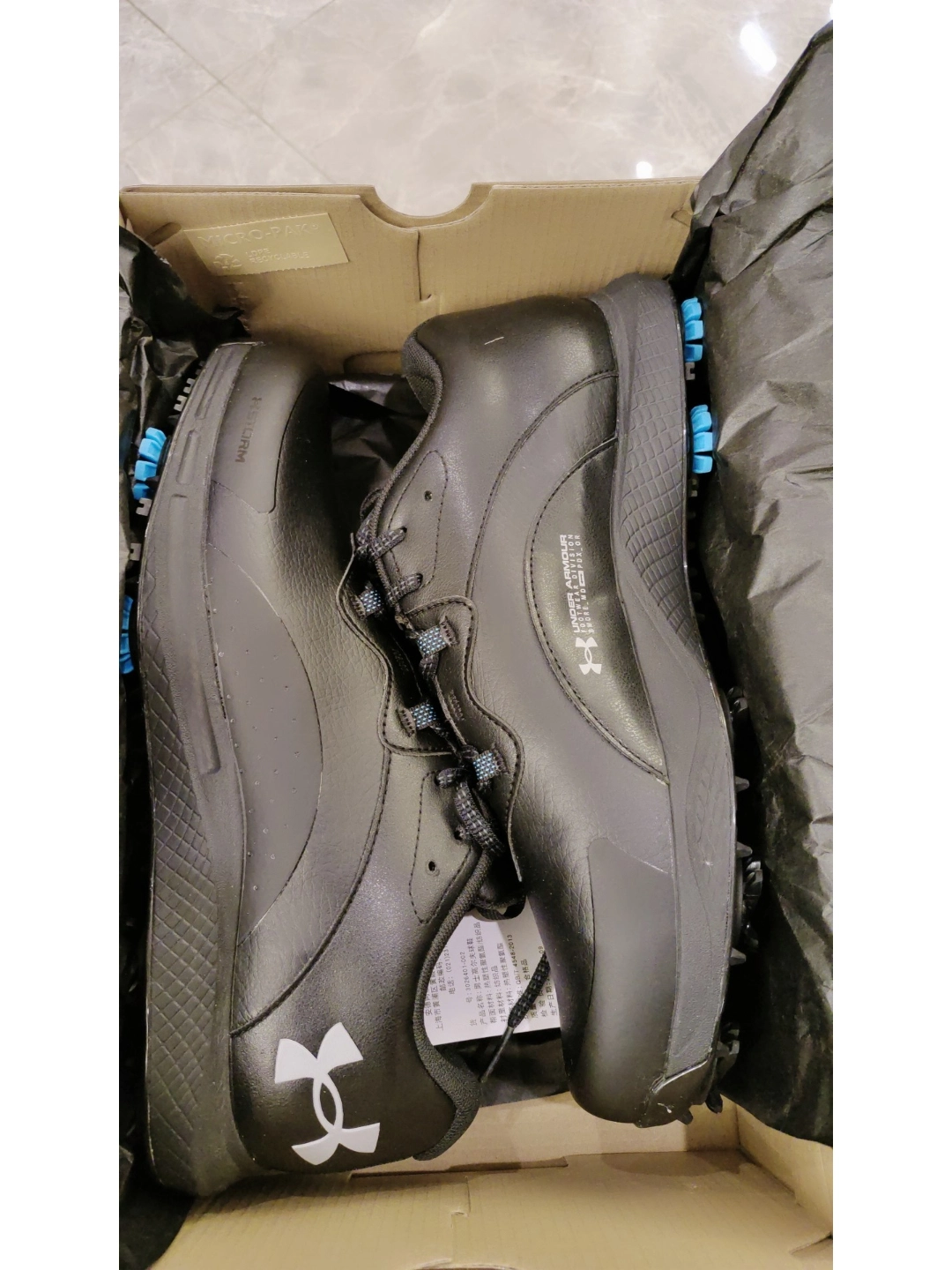 安德玛高尔夫球鞋 很专业的一双鞋 特别是这个鞋底 under armour