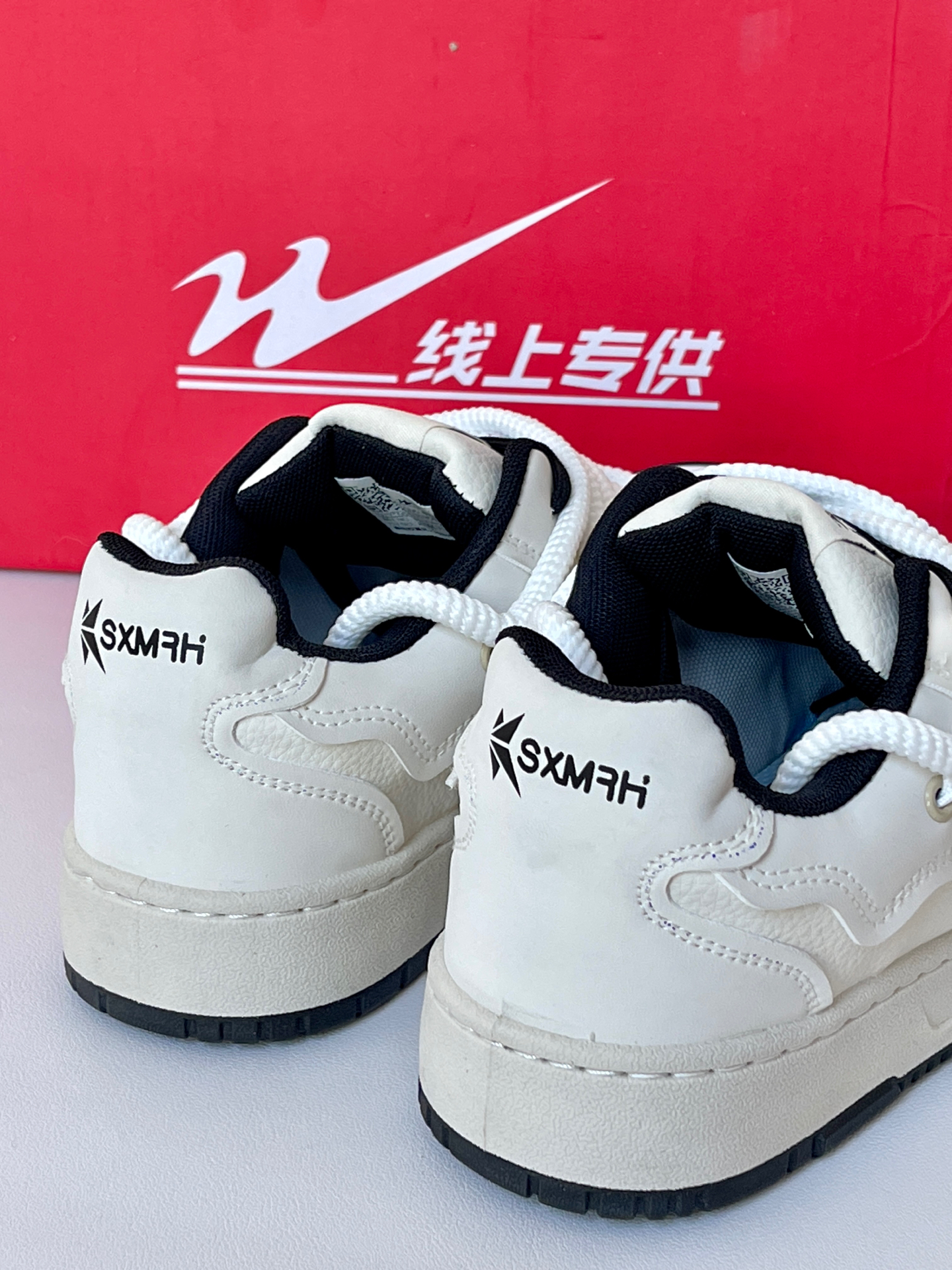 圆头黑星星小白鞋👟完全穿不腻